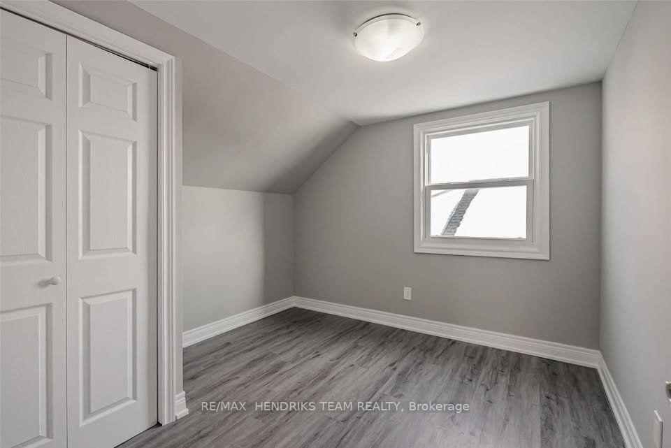 Photo 6 of Unit Upper Floor, 9 Rykert Street, St. Catharines, Western Hill — HOMEH