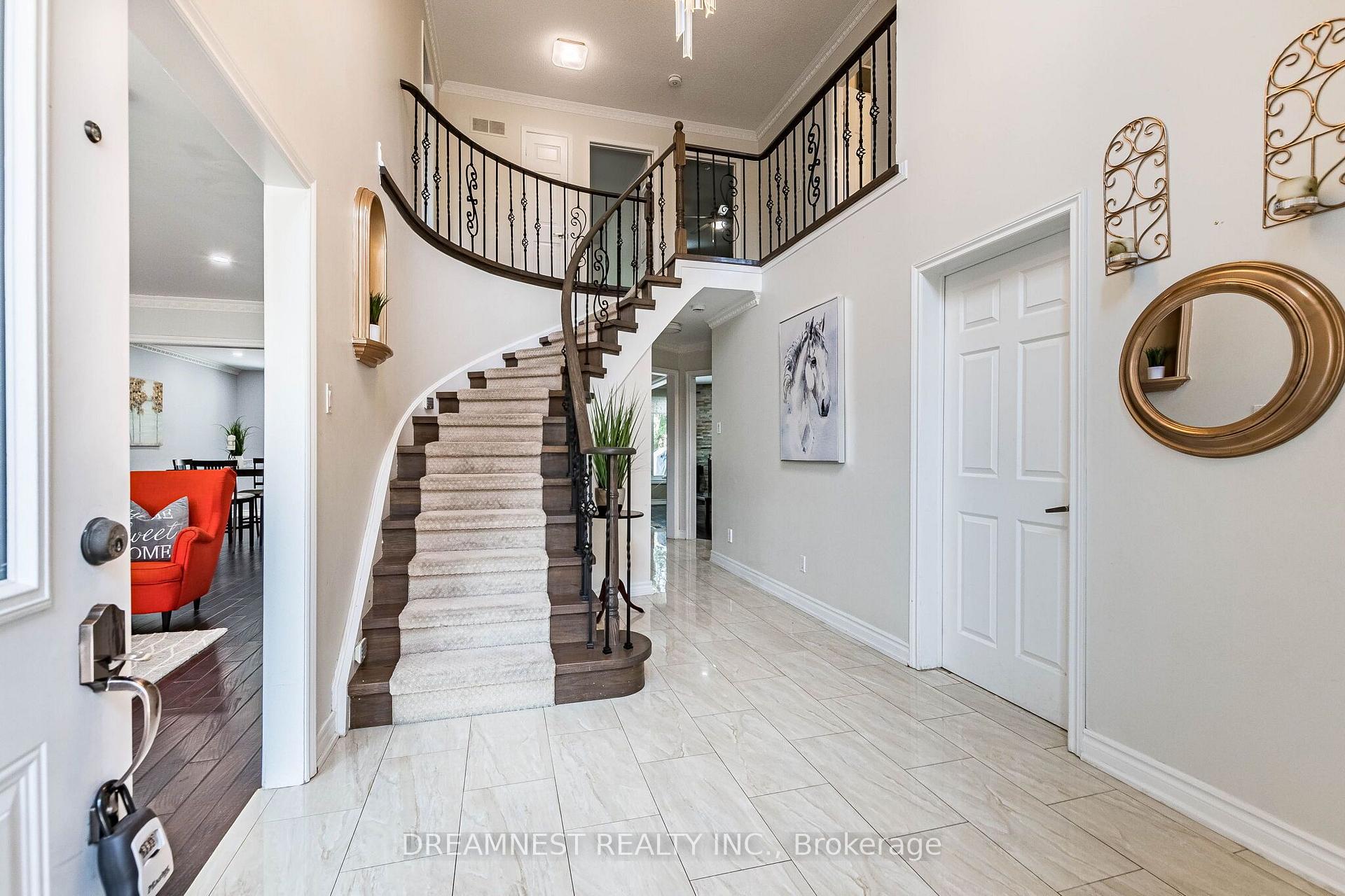 Photo 4 of 5959 Ladyburn Crescent, Mississauga, East Credit — HOMEH