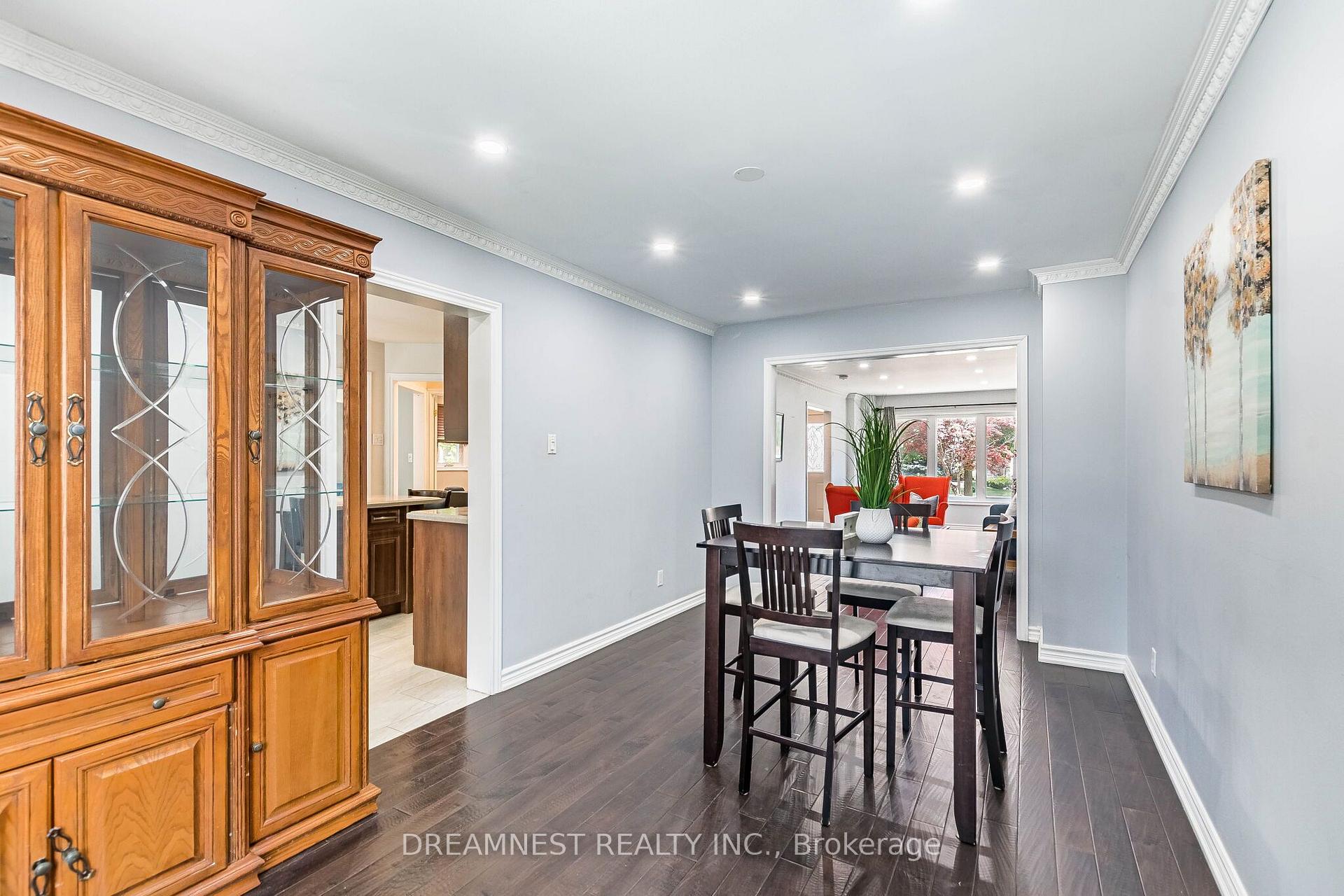 Photo 6 of 5959 Ladyburn Crescent, Mississauga, East Credit — HOMEH