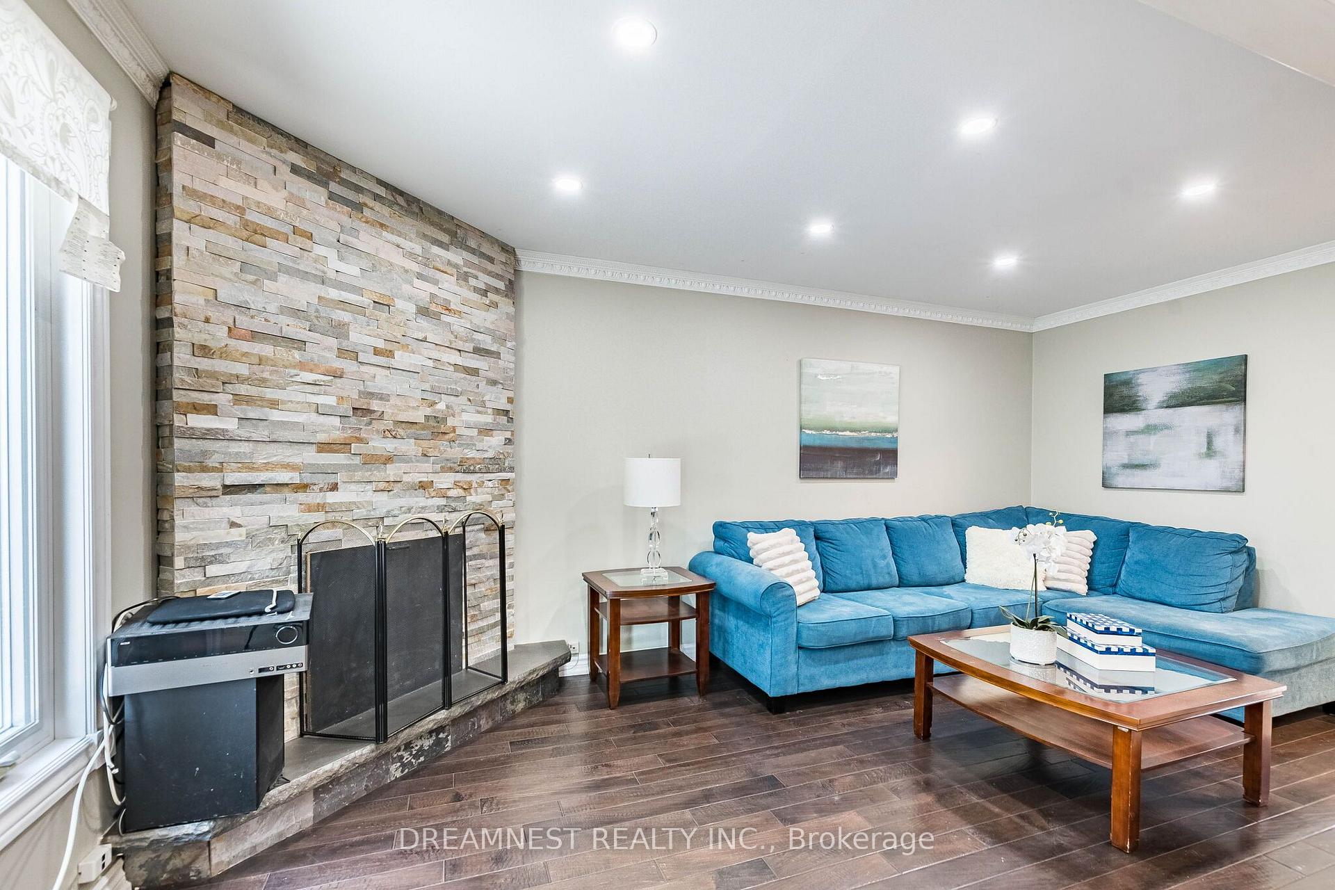 Photo 10 of 5959 Ladyburn Crescent, Mississauga, East Credit — HOMEH