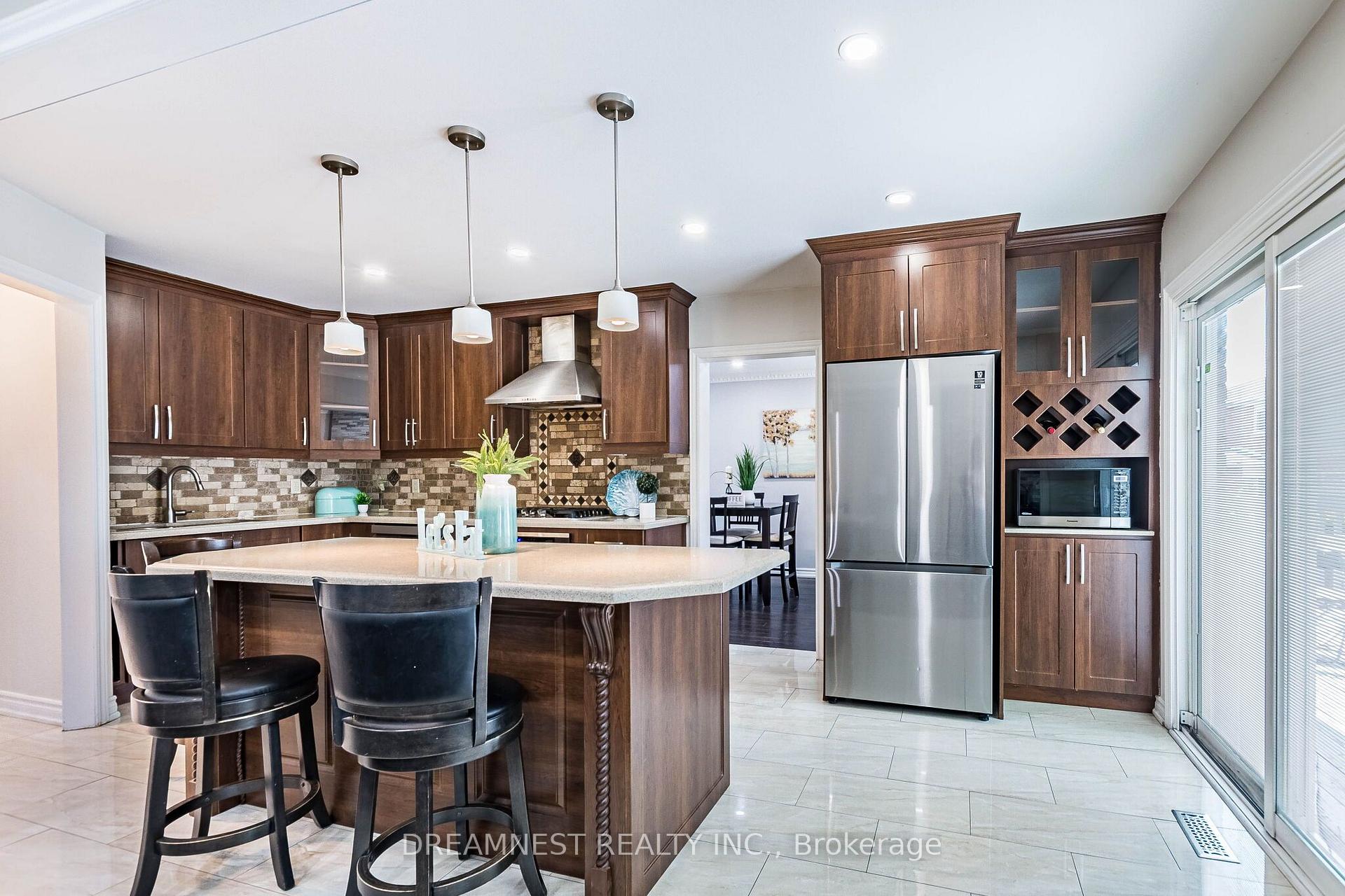 Photo 12 of 5959 Ladyburn Crescent, Mississauga, East Credit — HOMEH