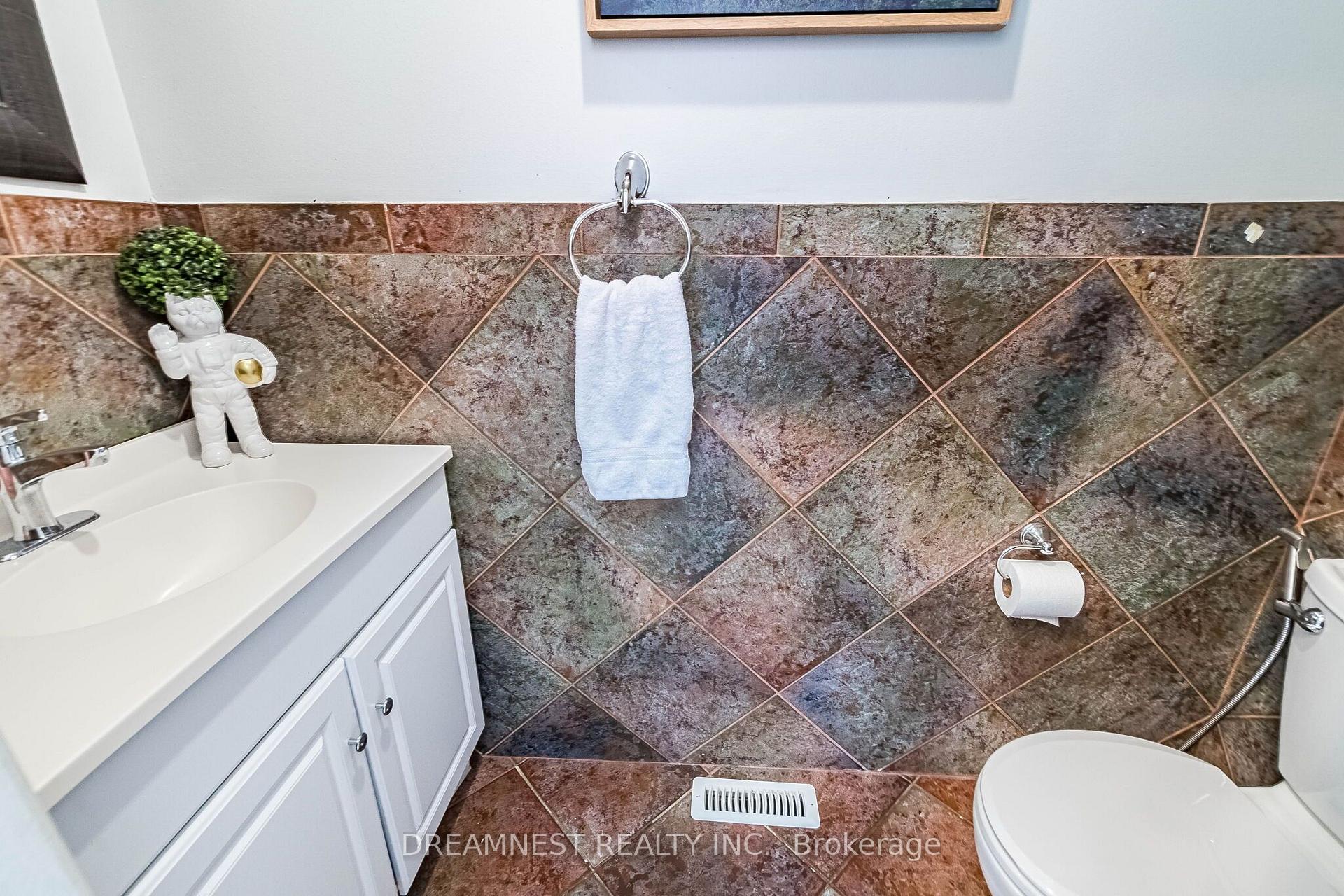 Photo 14 of 5959 Ladyburn Crescent, Mississauga, East Credit — HOMEH