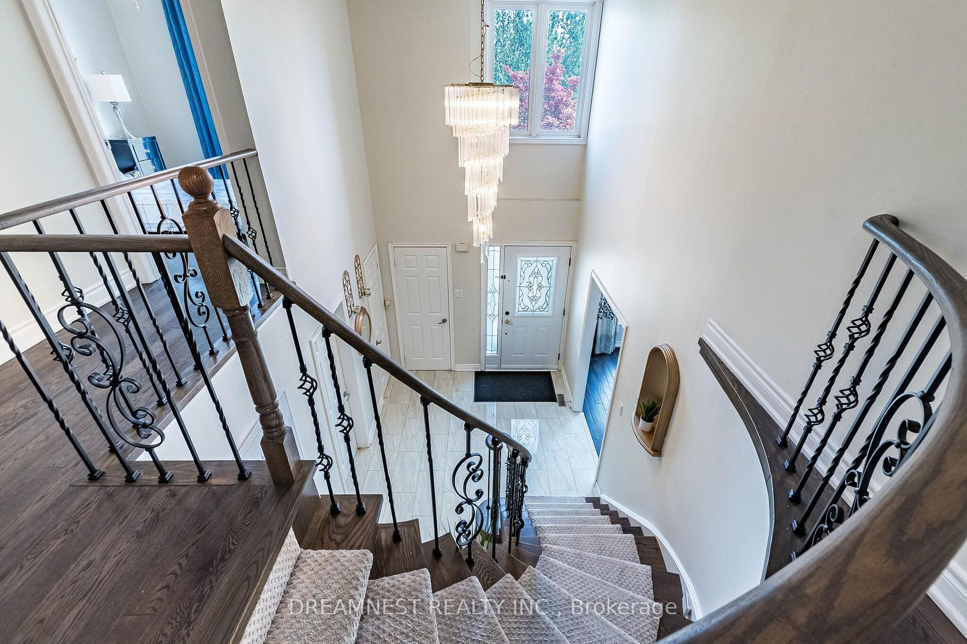 Photo 16 of 5959 Ladyburn Crescent, Mississauga, East Credit — HOMEH