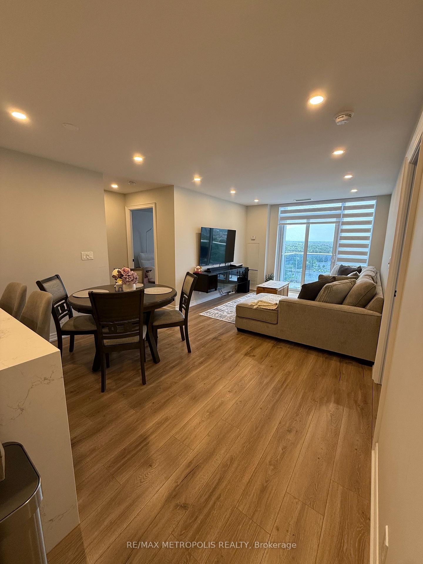 Photo 1 of Unit 1618, 33 Cox Boulevard, Markham, Unionville — HOMEH