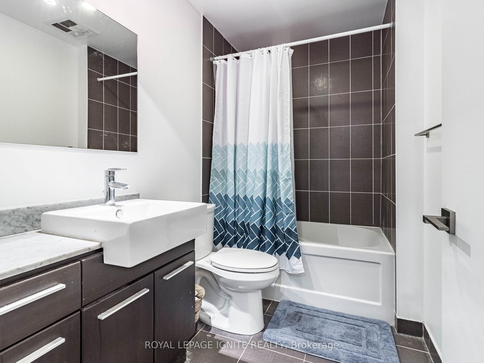 Photo 8 of Unit 2509, 770 Bay Street, Toronto, Bay Street Corridor — HOMEH