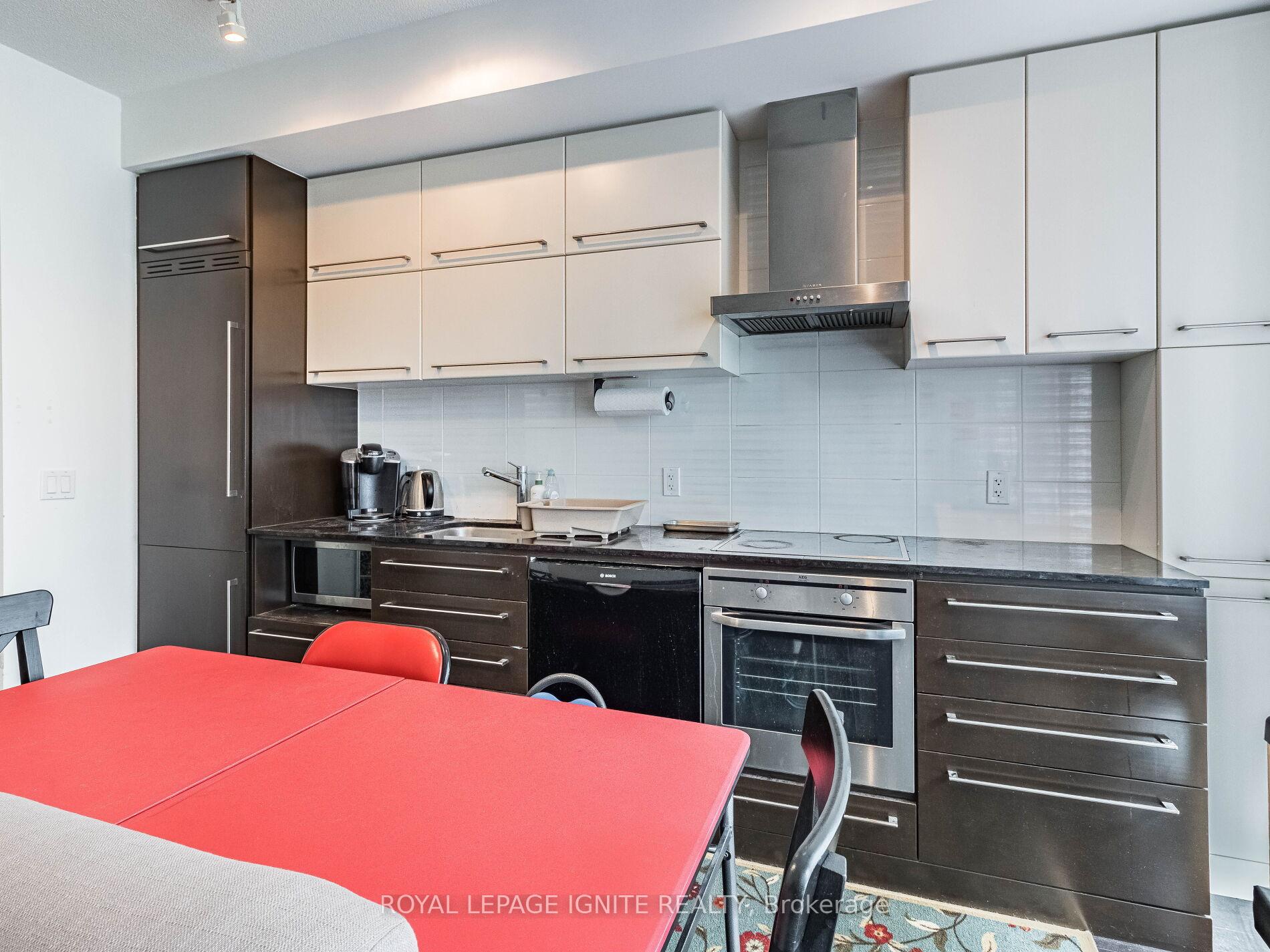 Photo 12 of Unit 2509, 770 Bay Street, Toronto, Bay Street Corridor — HOMEH