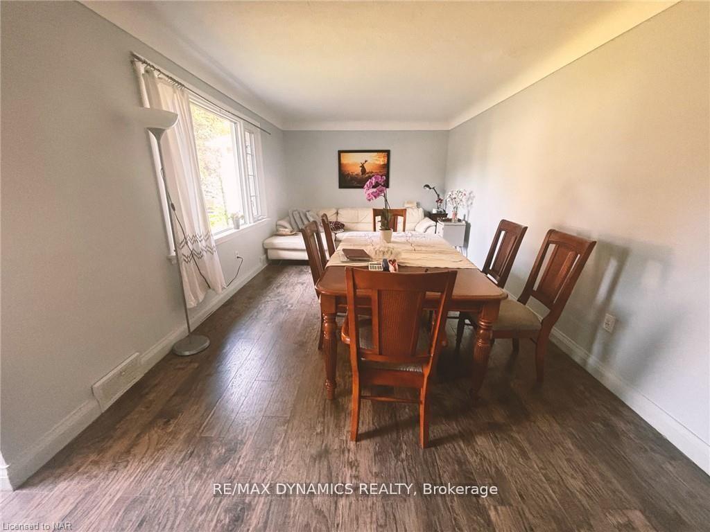 Photo 3 of 26 Beamer Avenue, St. Catharines, Bunting/Linwell — HOMEH