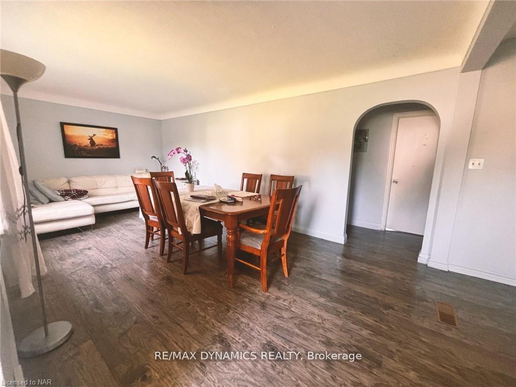 Photo 4 of 26 Beamer Avenue, St. Catharines, Bunting/Linwell — HOMEH