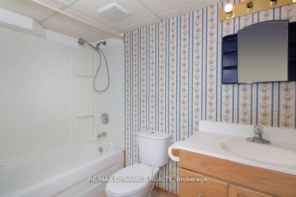 Photo 11 of 26 Beamer Avenue, St. Catharines, Bunting/Linwell — HOMEH