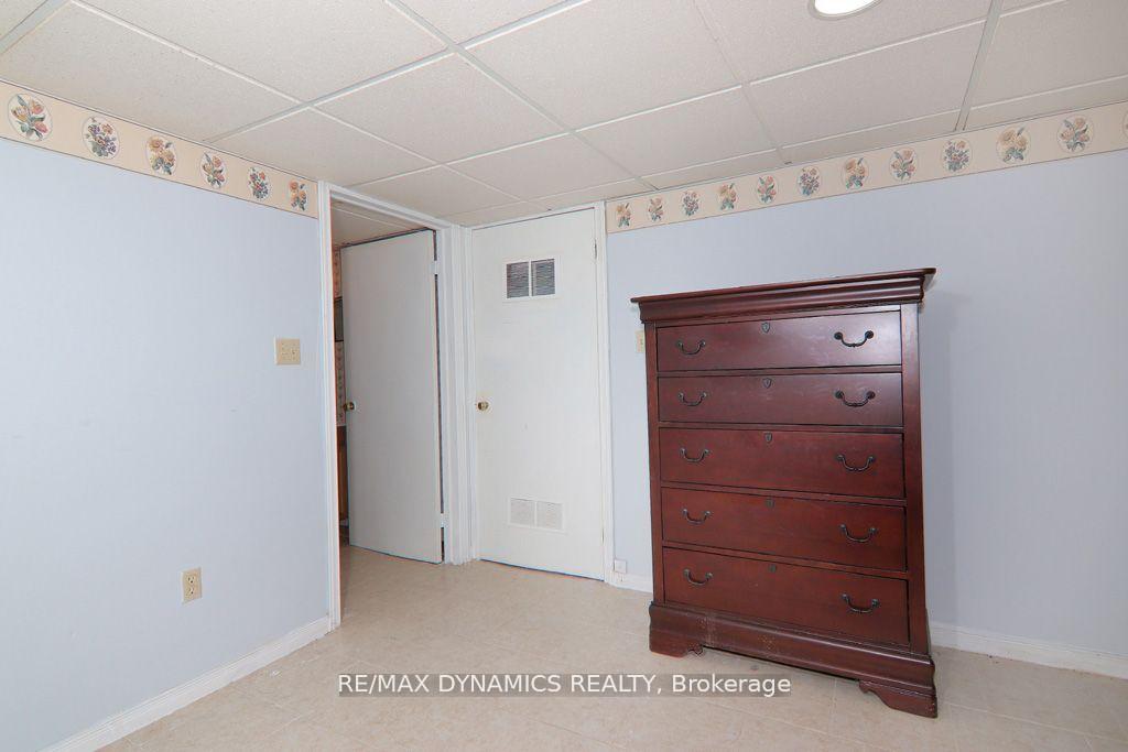 Photo 12 of 26 Beamer Avenue, St. Catharines, Bunting/Linwell — HOMEH