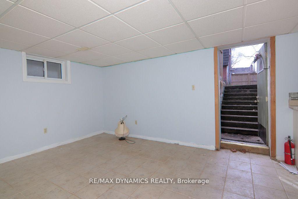 Photo 15 of 26 Beamer Avenue, St. Catharines, Bunting/Linwell — HOMEH