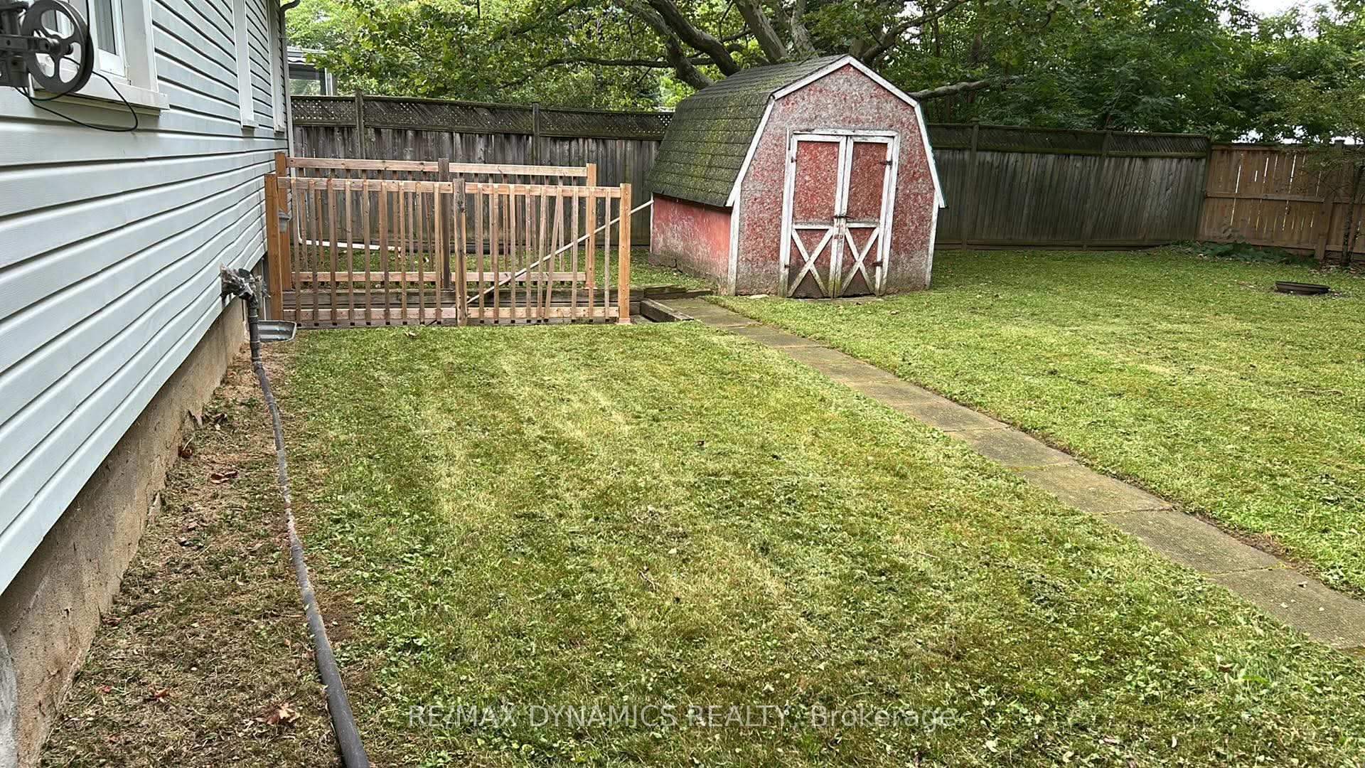 Photo 17 of 26 Beamer Avenue, St. Catharines, Bunting/Linwell — HOMEH