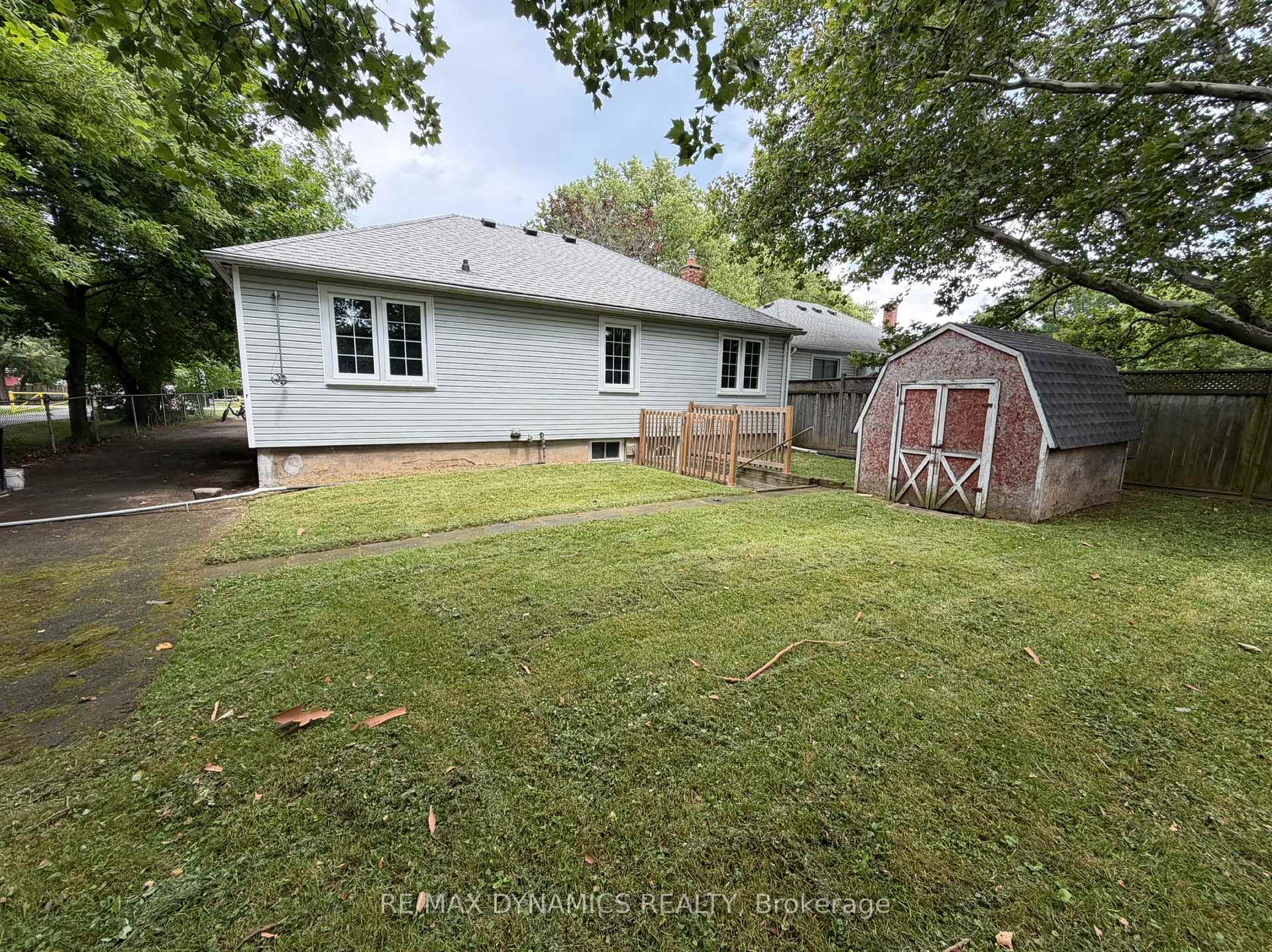 Photo 18 of 26 Beamer Avenue, St. Catharines, Bunting/Linwell — HOMEH