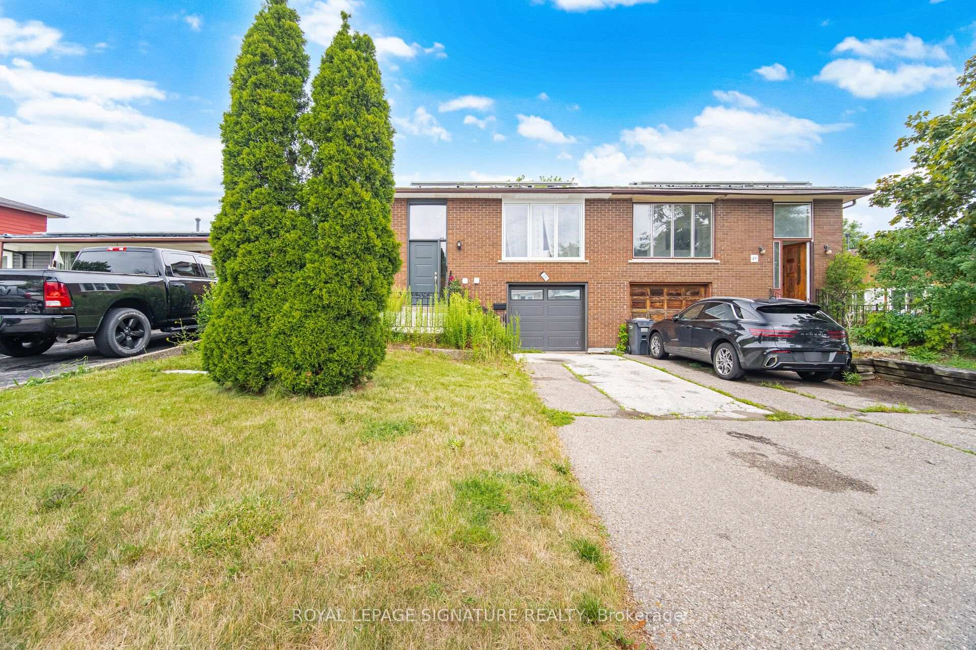 Photo 2 of 51 Wilton Drive, Brampton, Brampton East — HOMEH