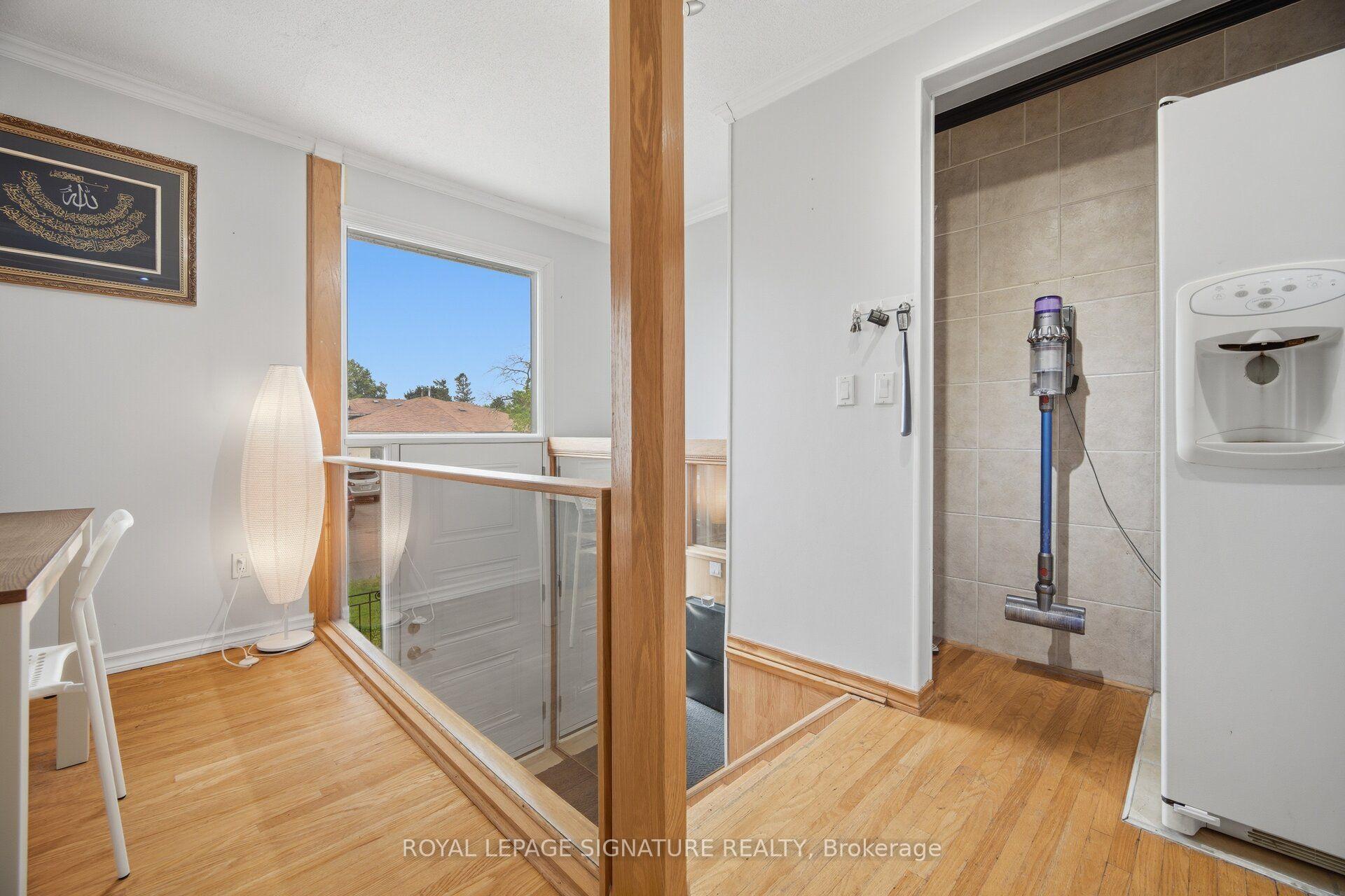 Photo 6 of 51 Wilton Drive, Brampton, Brampton East — HOMEH