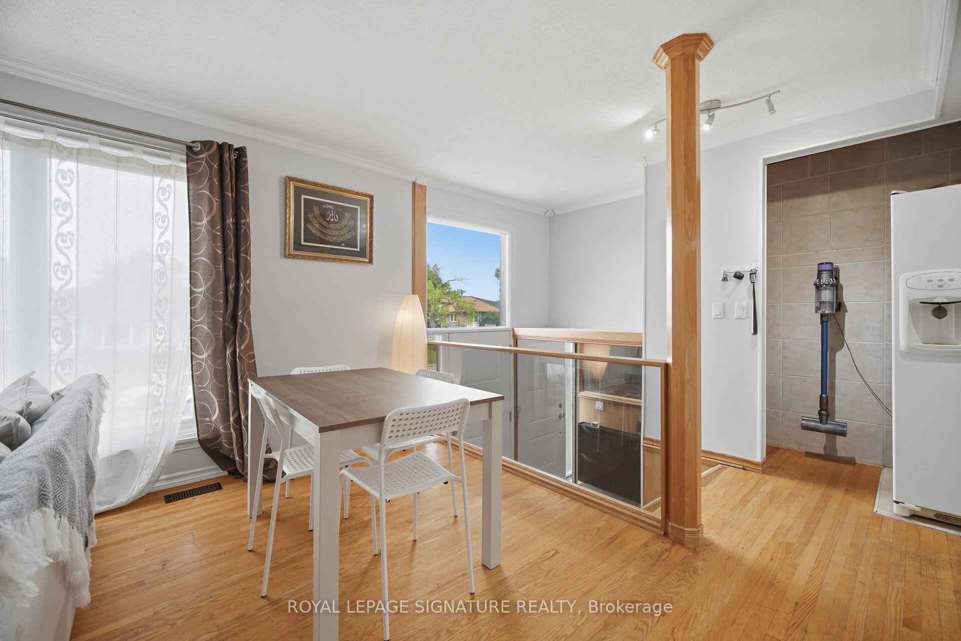 Photo 7 of 51 Wilton Drive, Brampton, Brampton East — HOMEH