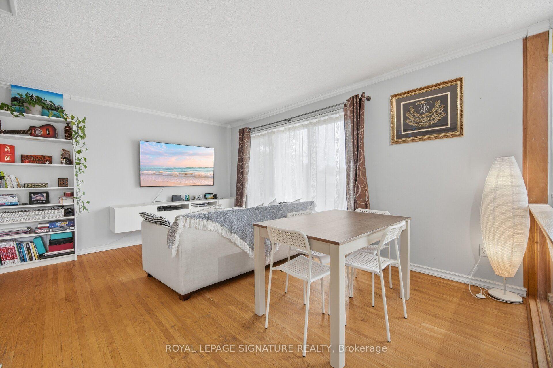 Photo 8 of 51 Wilton Drive, Brampton, Brampton East — HOMEH