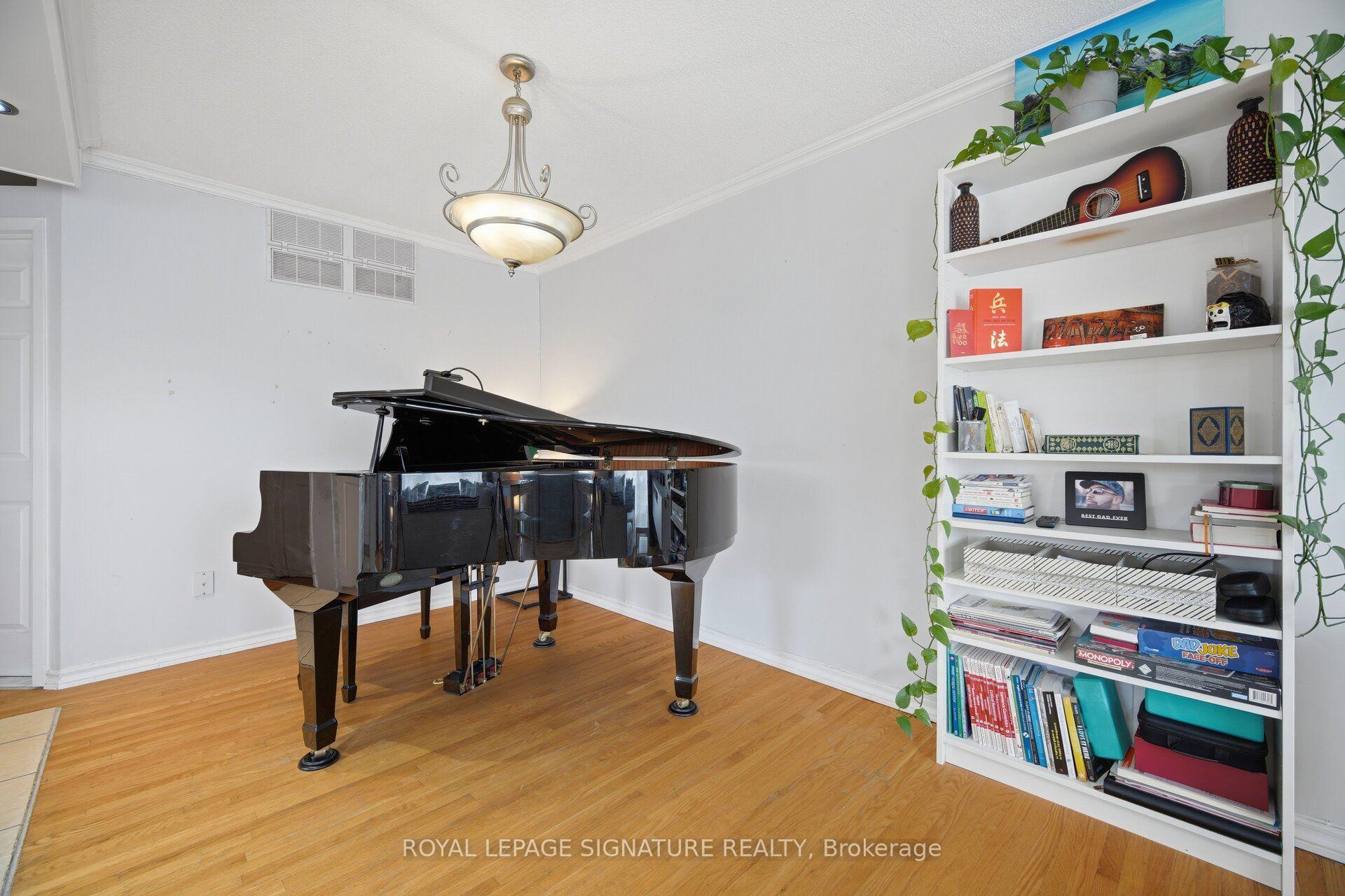 Photo 12 of 51 Wilton Drive, Brampton, Brampton East — HOMEH