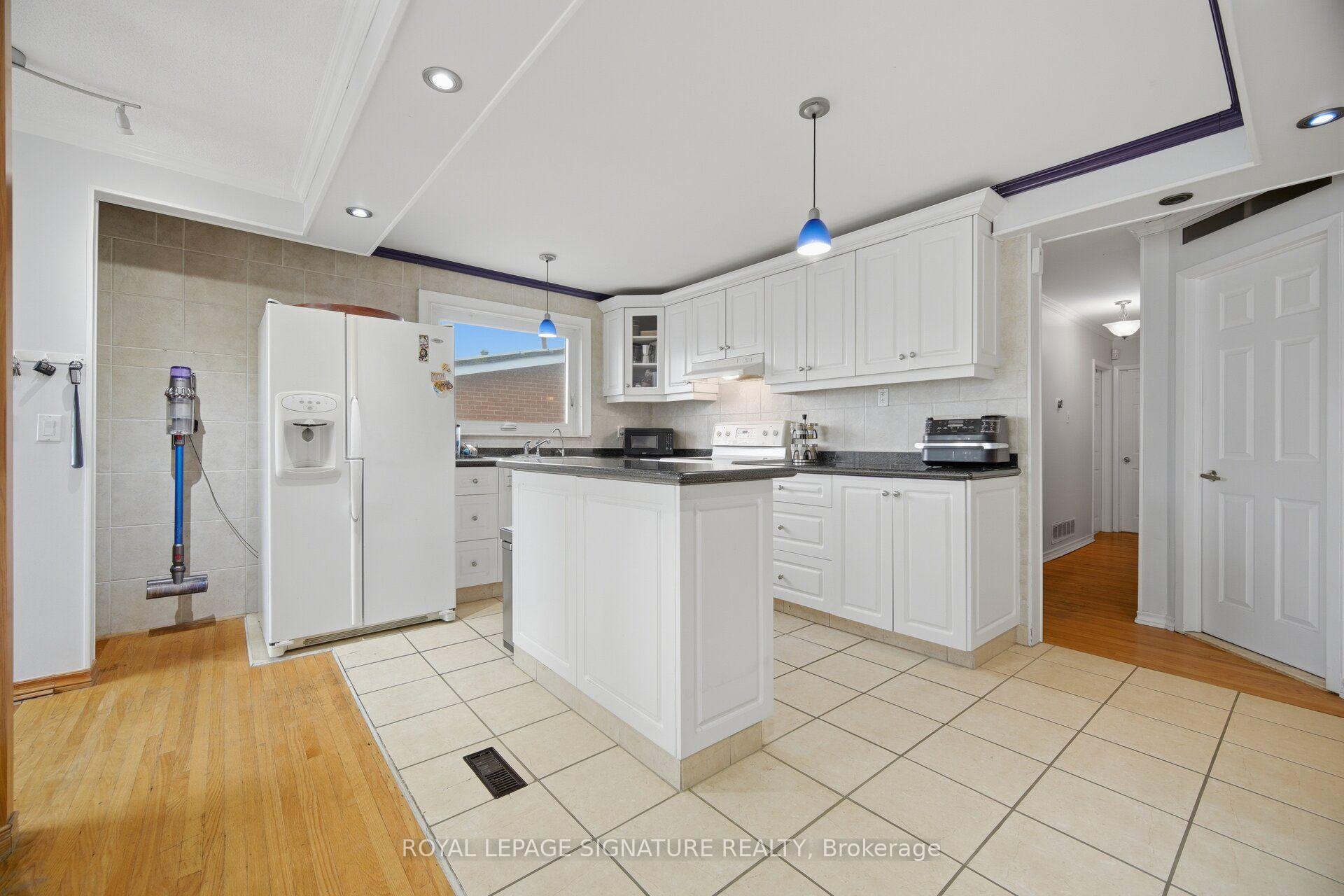 Photo 15 of 51 Wilton Drive, Brampton, Brampton East — HOMEH