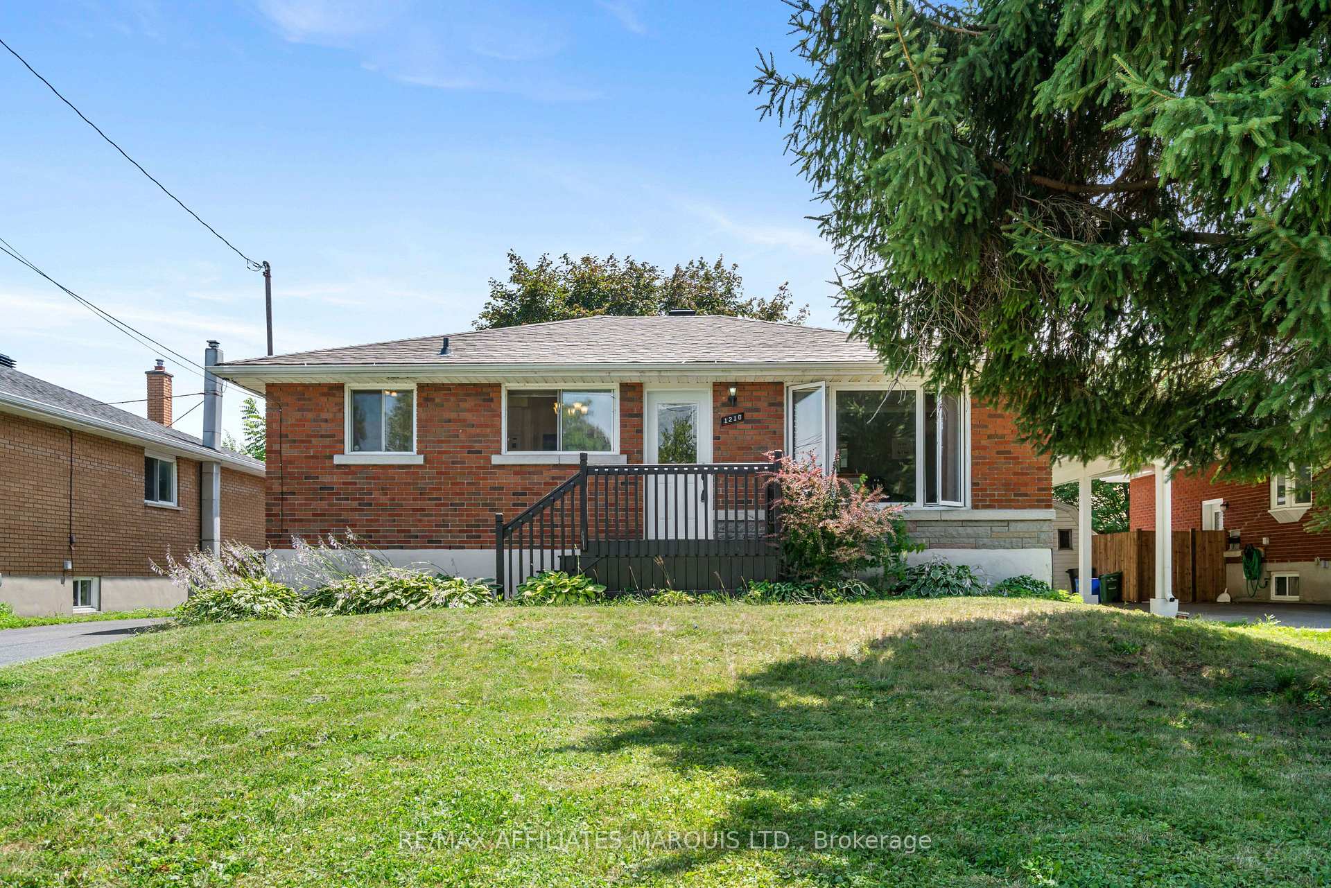 Photo 2 of 1210 Osborne Avenue, Cornwall, Cornwall — HOMEH