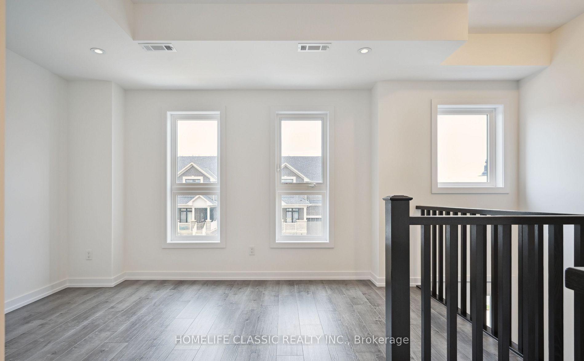 Photo 2 of 57 Great Falls Boulevard, Hamilton, Waterdown — HOMEH