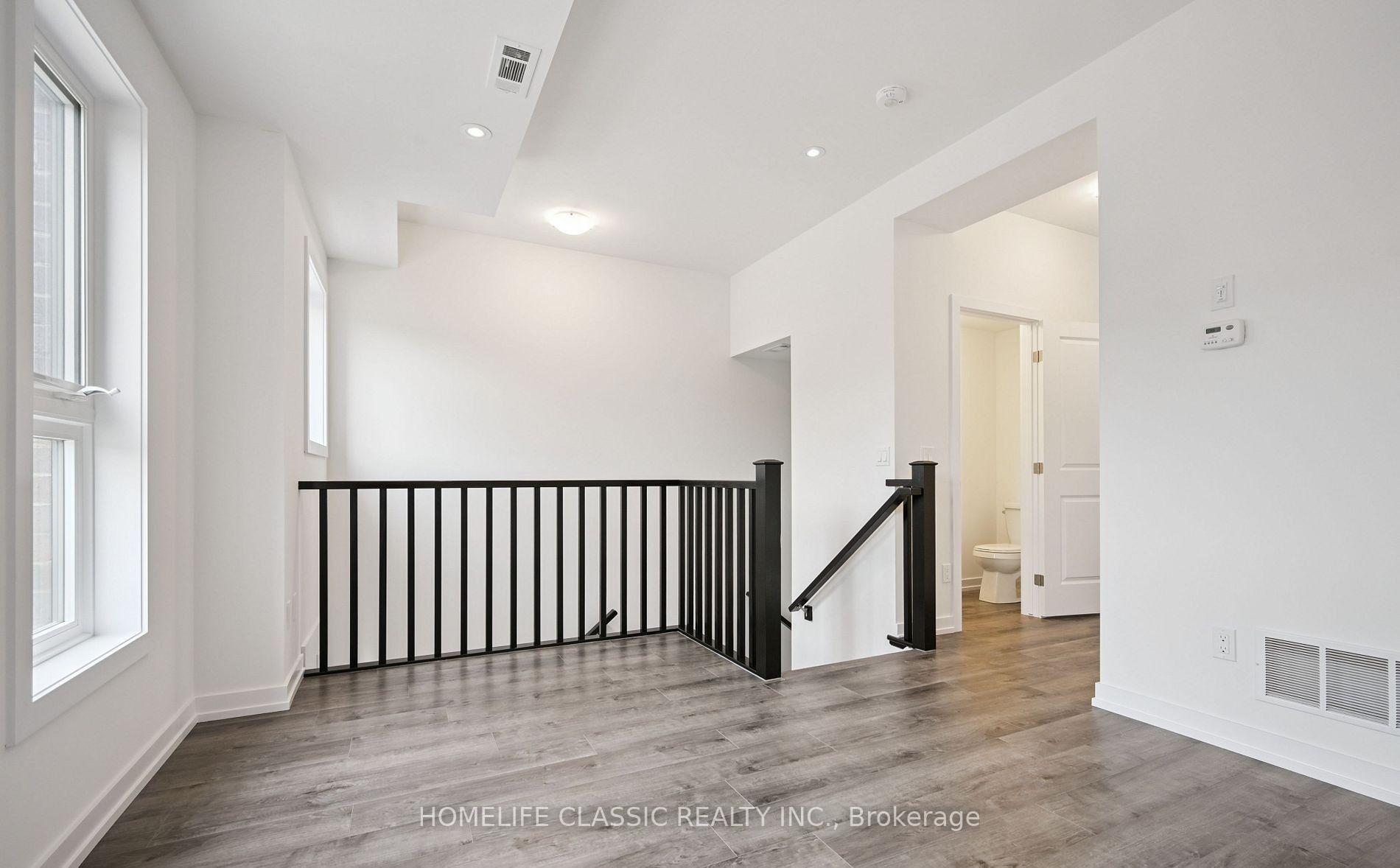 Photo 3 of 57 Great Falls Boulevard, Hamilton, Waterdown — HOMEH