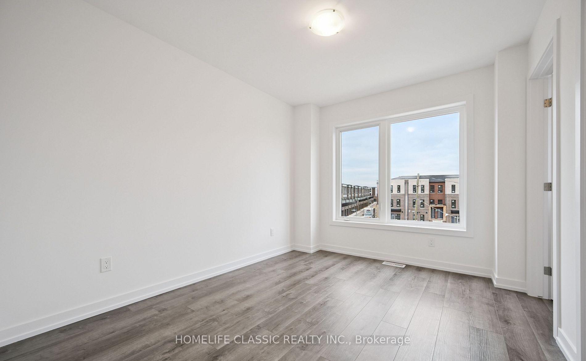 Photo 11 of 57 Great Falls Boulevard, Hamilton, Waterdown — HOMEH