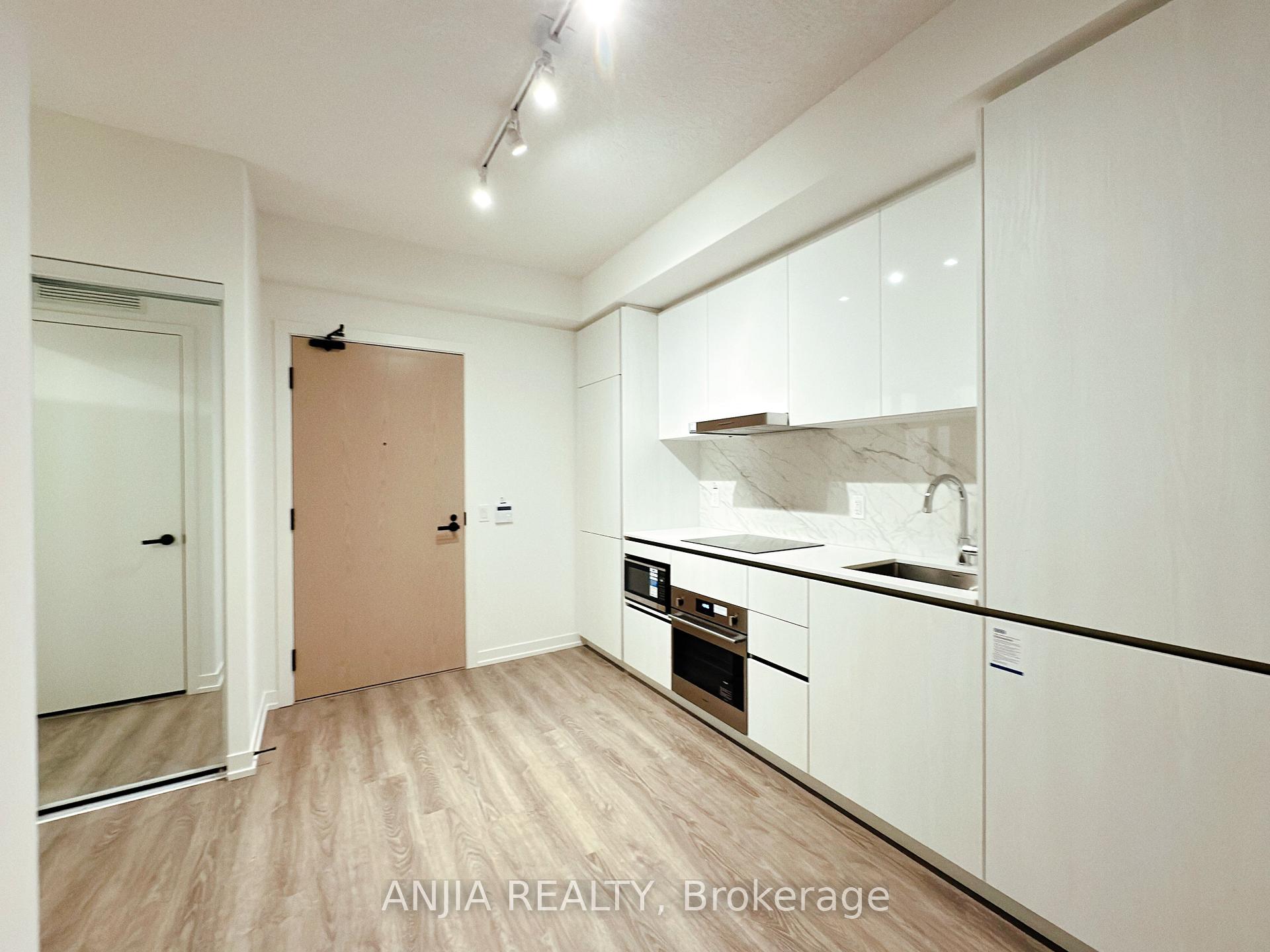 Photo 1 of Unit 4205, 8 Interchange Way, Vaughan, Vaughan Corporate Centre — HOMEH