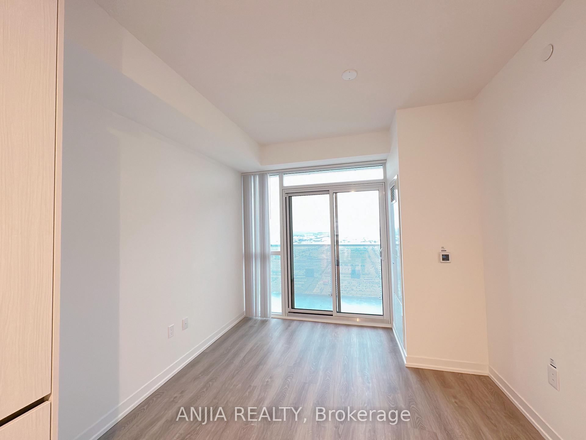 Photo 4 of Unit 4205, 8 Interchange Way, Vaughan, Vaughan Corporate Centre — HOMEH