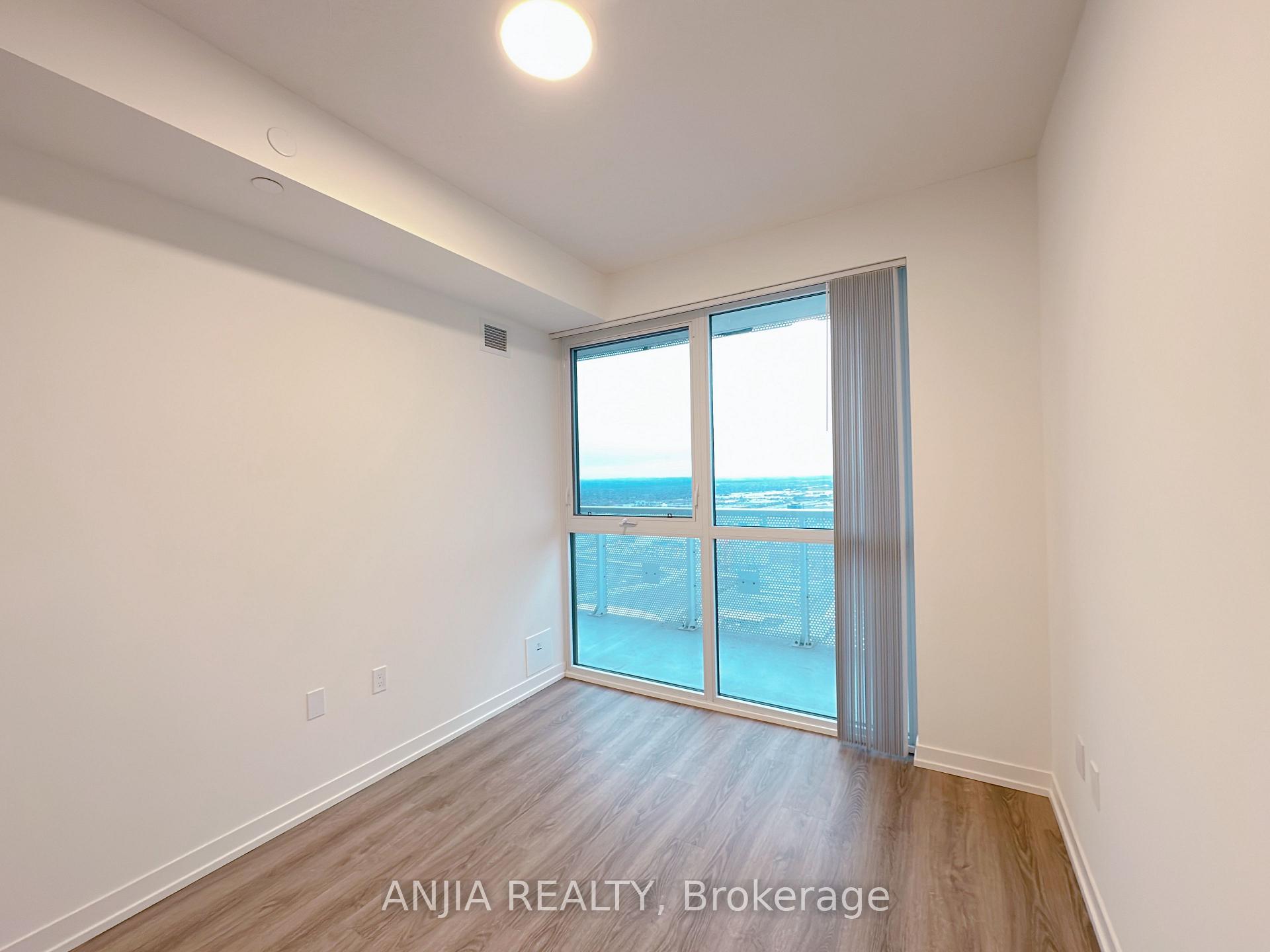 Photo 6 of Unit 4205, 8 Interchange Way, Vaughan, Vaughan Corporate Centre — HOMEH