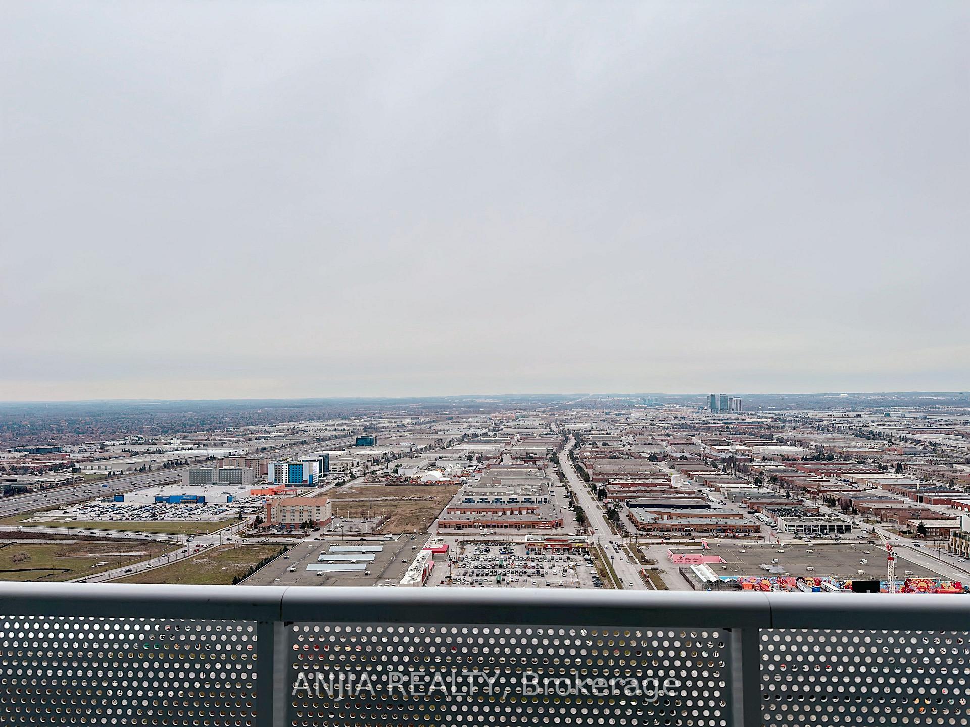 Photo 12 of Unit 4205, 8 Interchange Way, Vaughan, Vaughan Corporate Centre — HOMEH