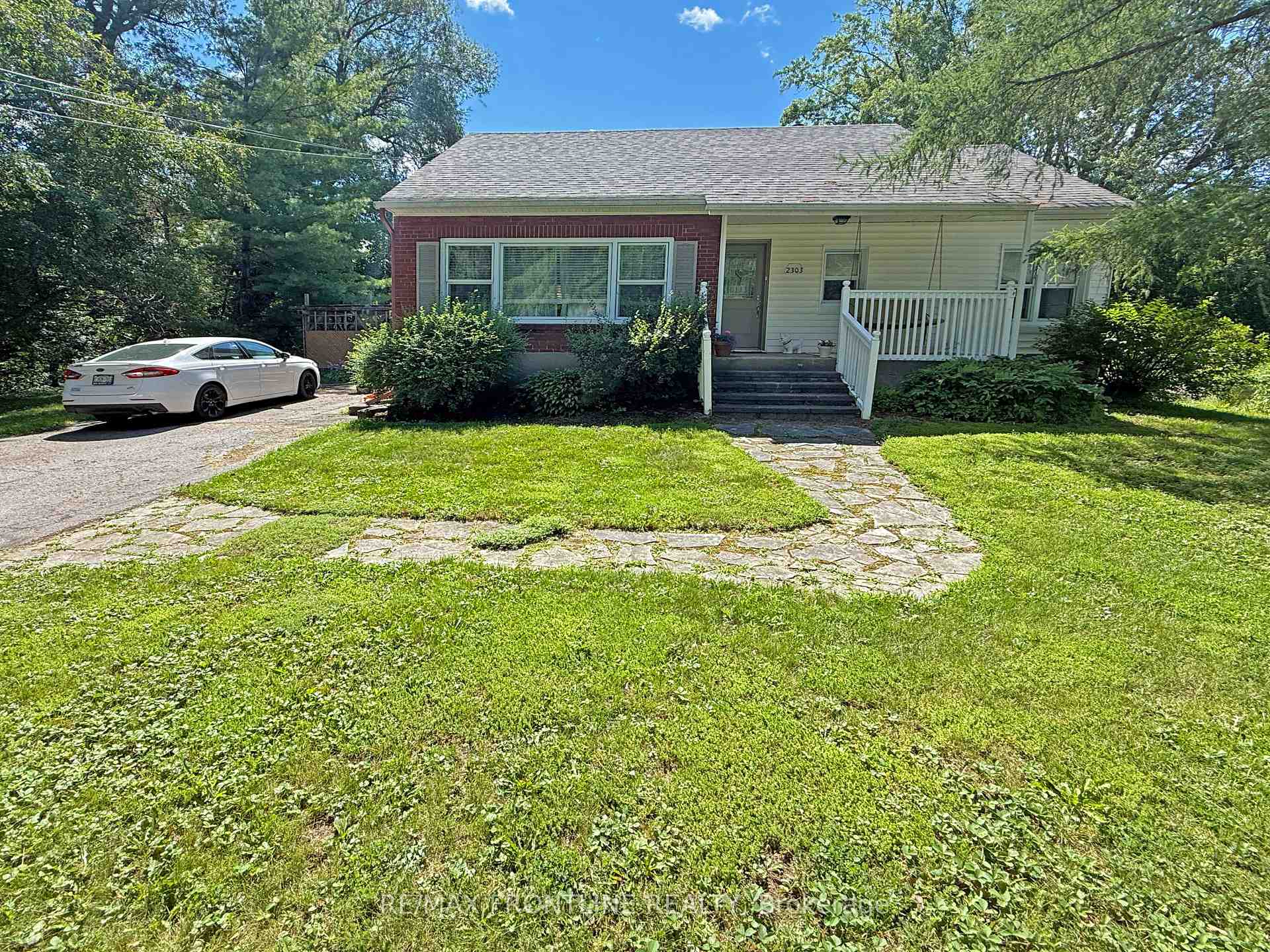 Photo 3 of 2303 James Craig Street, Ottawa, North Gower — HOMEH