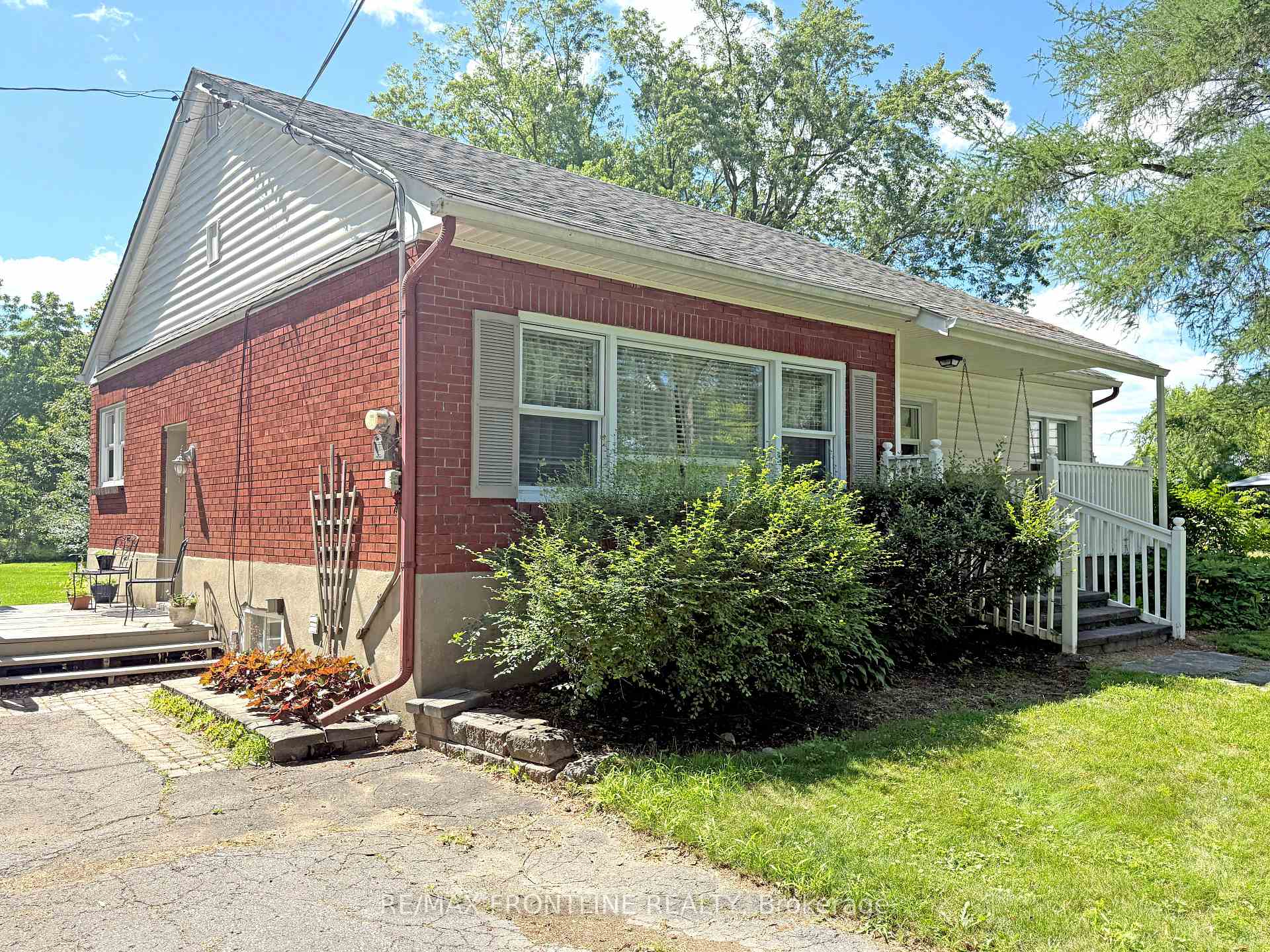 Photo 8 of 2303 James Craig Street, Ottawa, North Gower — HOMEH