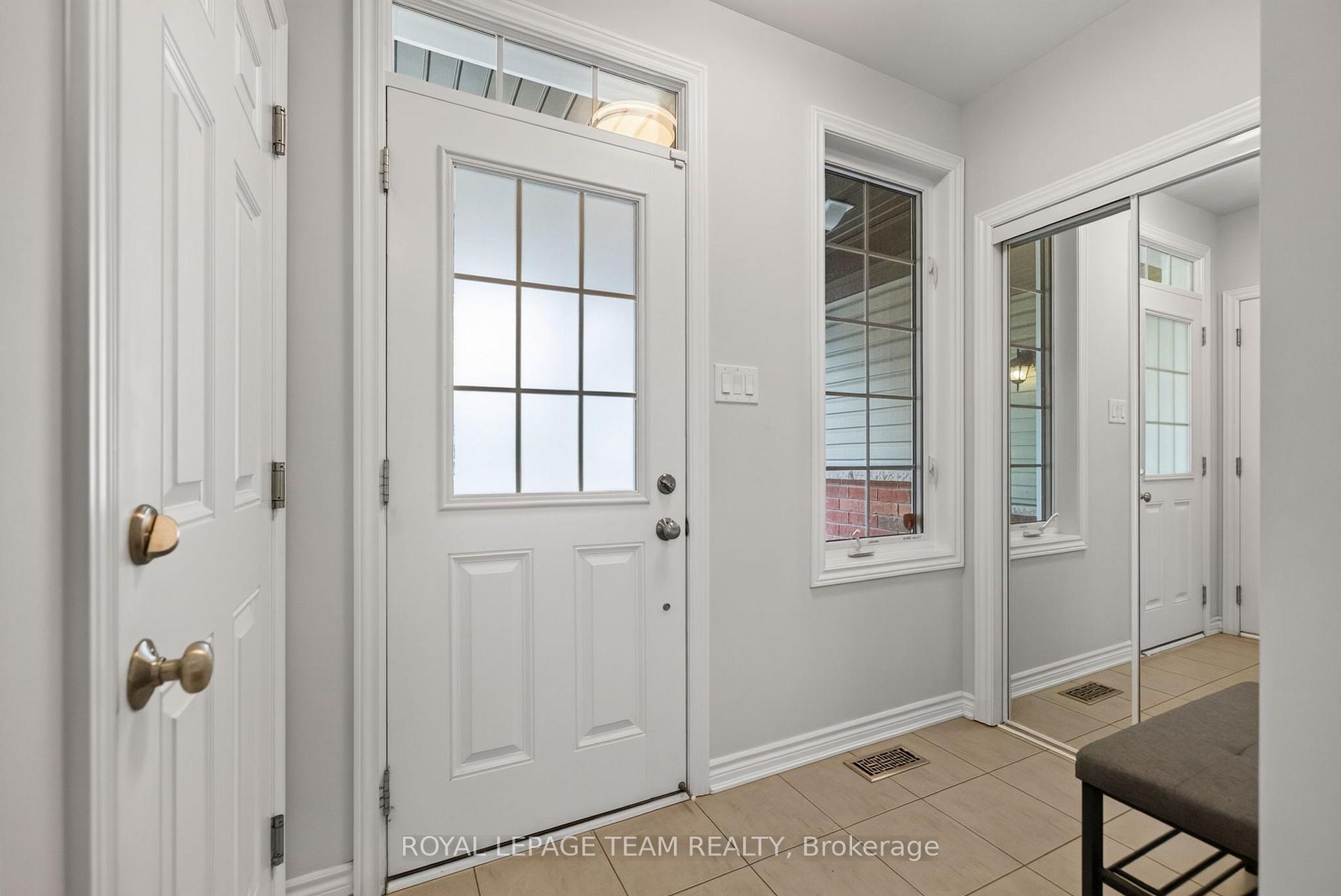 Photo 4 of 90 Buffalograss Crescent, Ottawa, Barrhaven - Half Moon Bay — HOMEH
