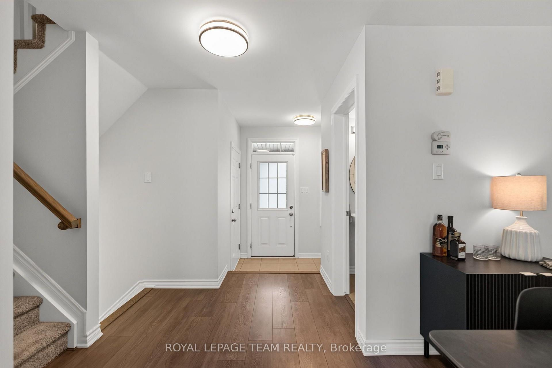 Photo 5 of 90 Buffalograss Crescent, Ottawa, Barrhaven - Half Moon Bay — HOMEH