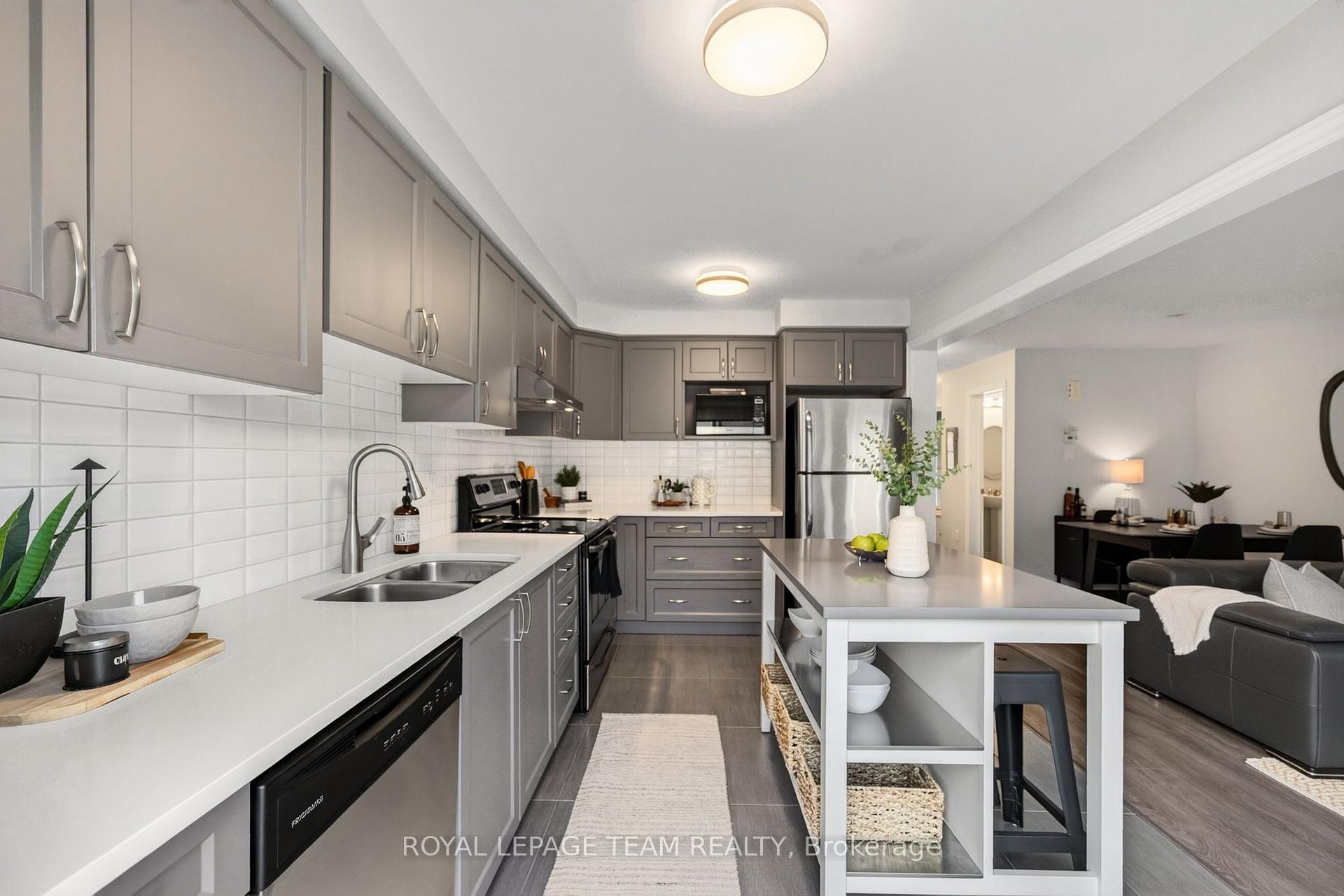 Photo 20 of 90 Buffalograss Crescent, Ottawa, Barrhaven - Half Moon Bay — HOMEH