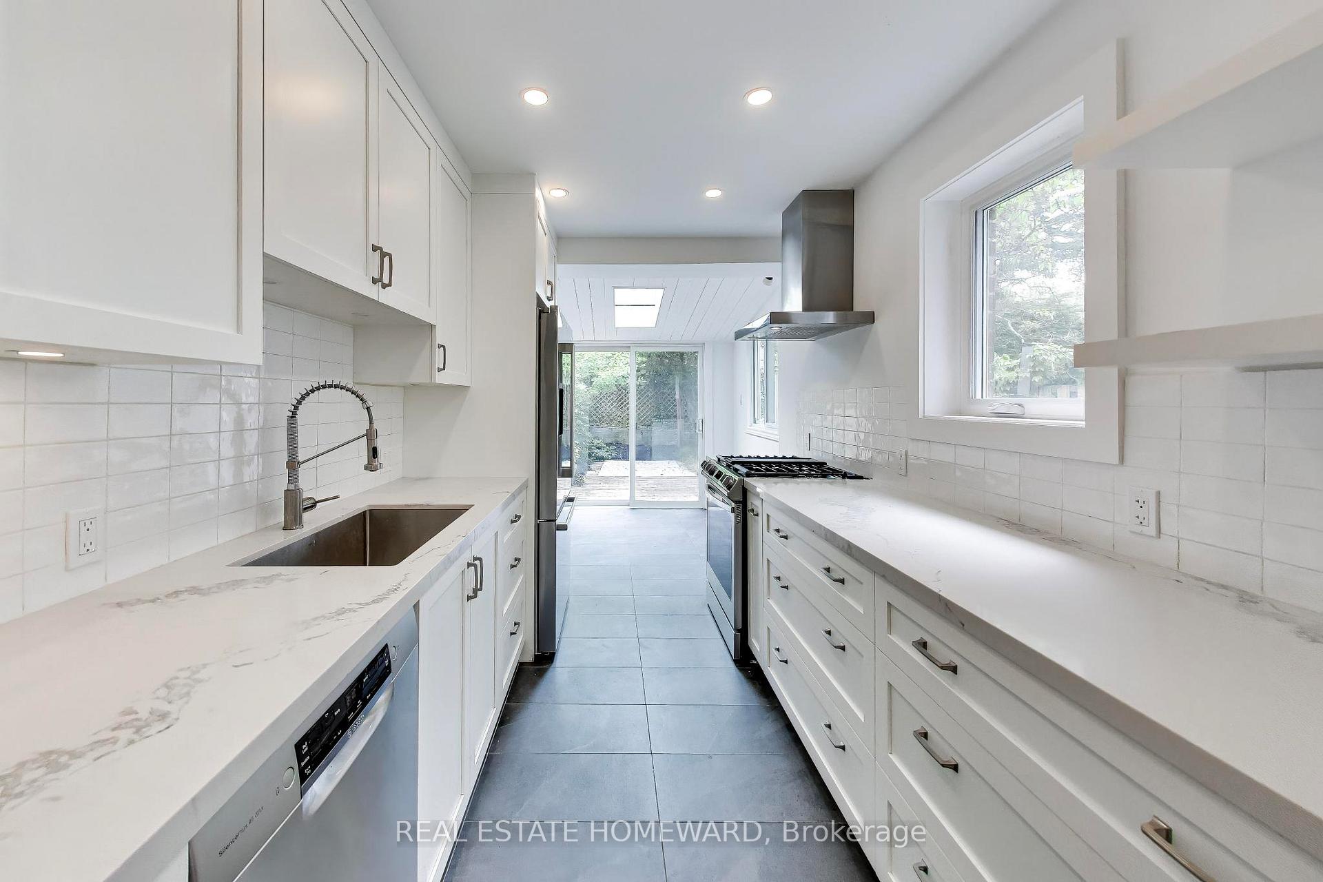Photo 10 of 163 Glenmount Park Road, Toronto, East End-Danforth — HOMEH
