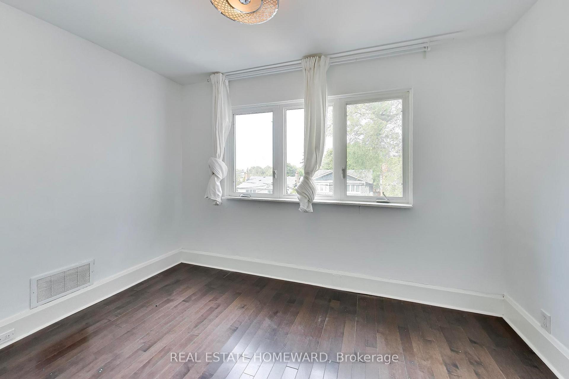 Photo 15 of 163 Glenmount Park Road, Toronto, East End-Danforth — HOMEH
