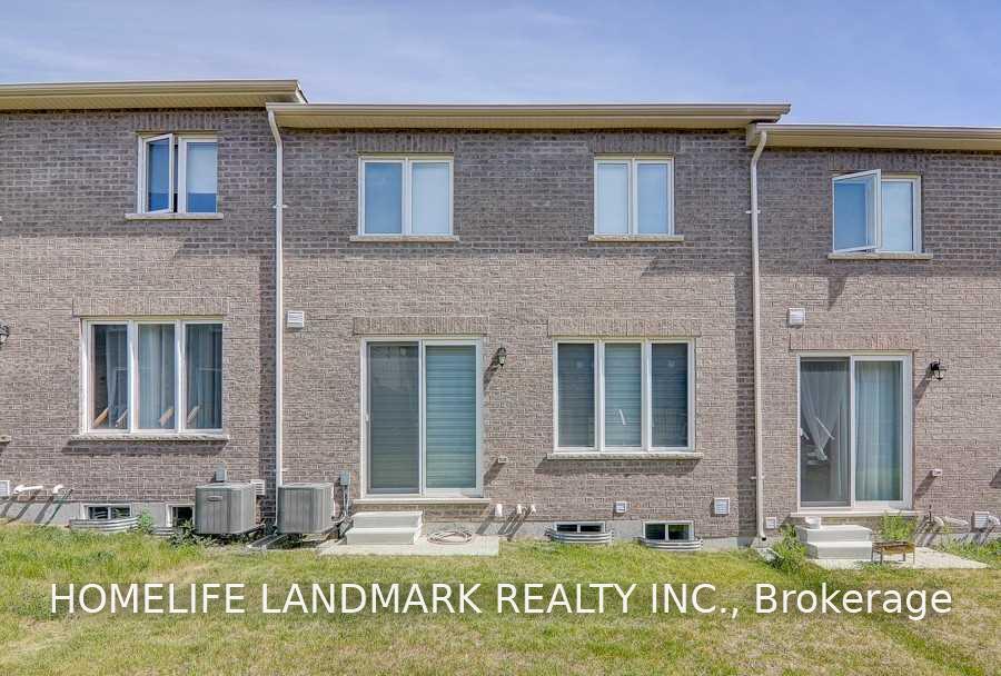 Photo 4 of 25 Ness Drive, Richmond Hill, Rural Richmond Hill — HOMEH