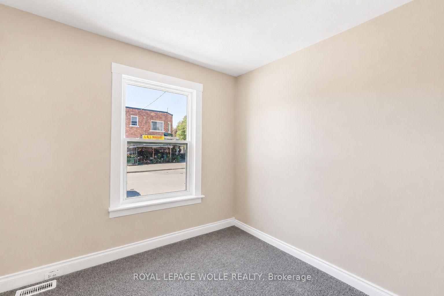 Photo 16 of 93 Lancaster Street W, Kitchener, Civic Centre — HOMEH
