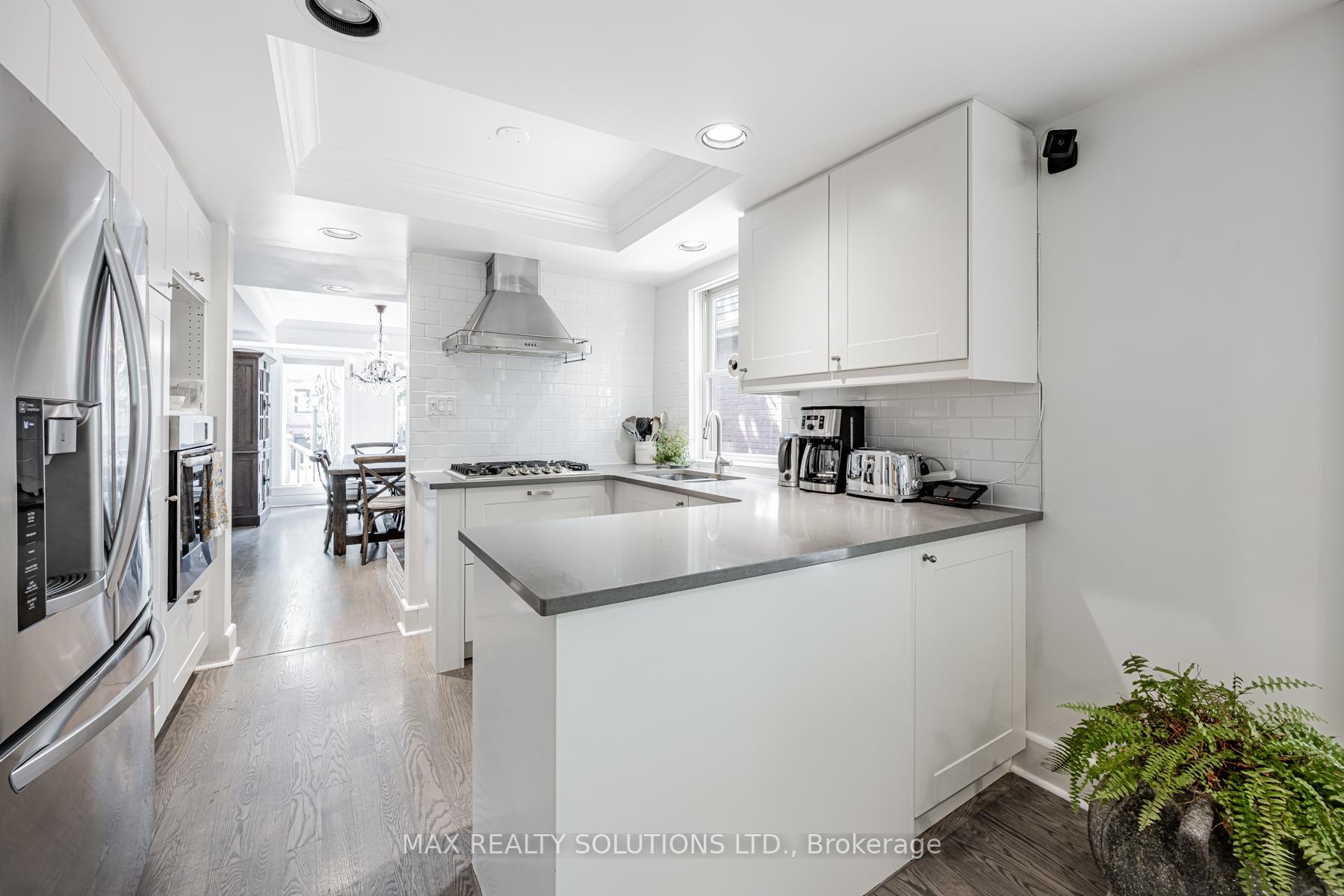 Photo 5 of 30 Roslin Avenue, Toronto, Lawrence Park North — HOMEH