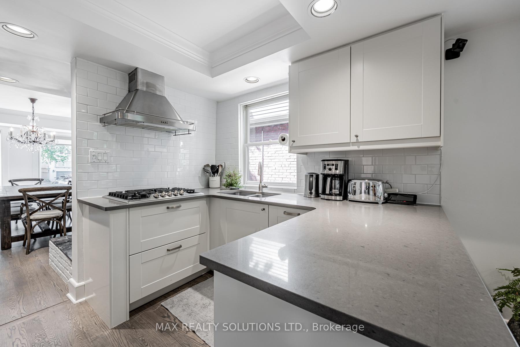 Photo 6 of 30 Roslin Avenue, Toronto, Lawrence Park North — HOMEH