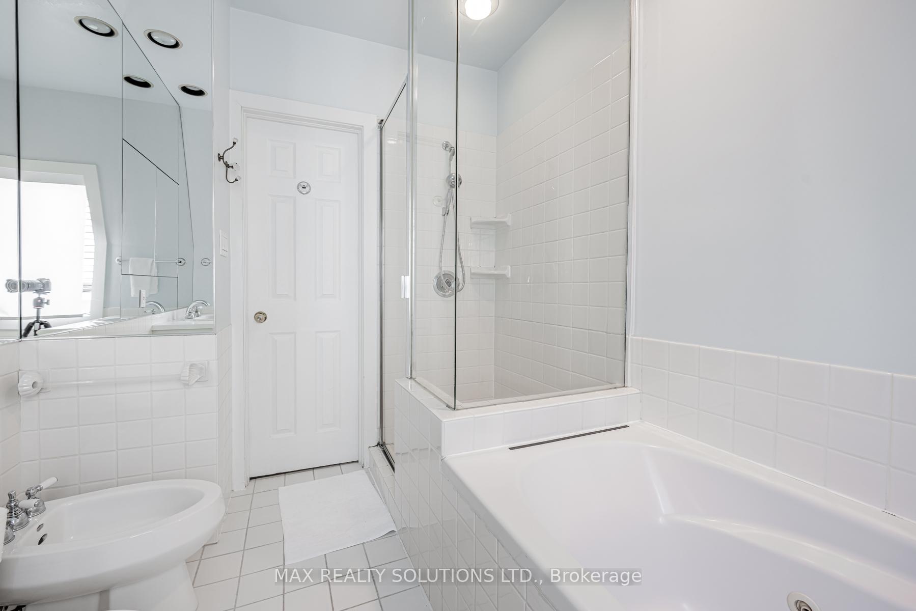 Photo 14 of 30 Roslin Avenue, Toronto, Lawrence Park North — HOMEH