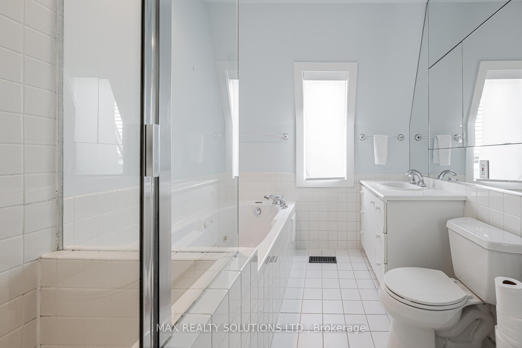Photo 19 of 30 Roslin Avenue, Toronto, Lawrence Park North — HOMEH