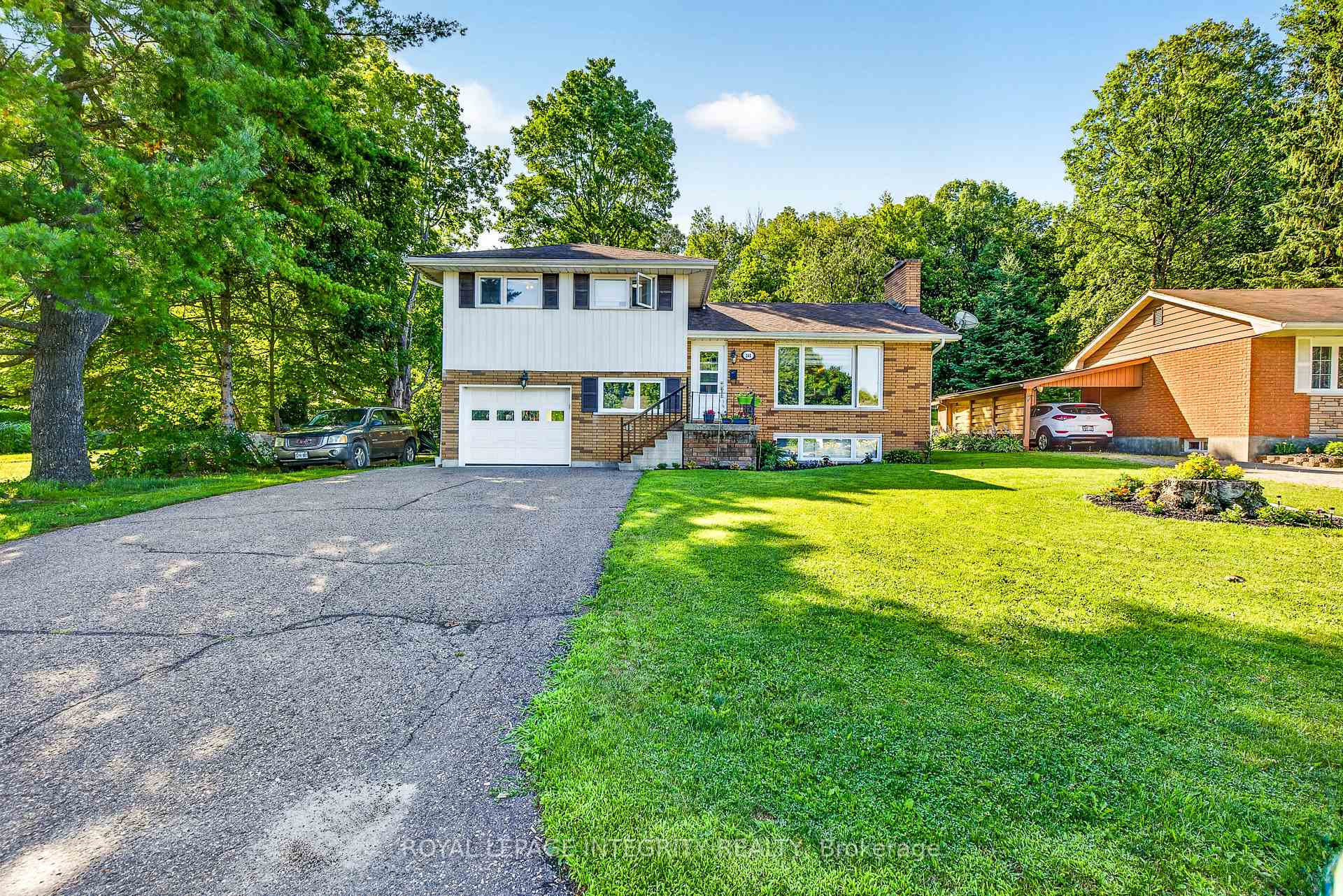 Photo of 241 Wade Avenue
