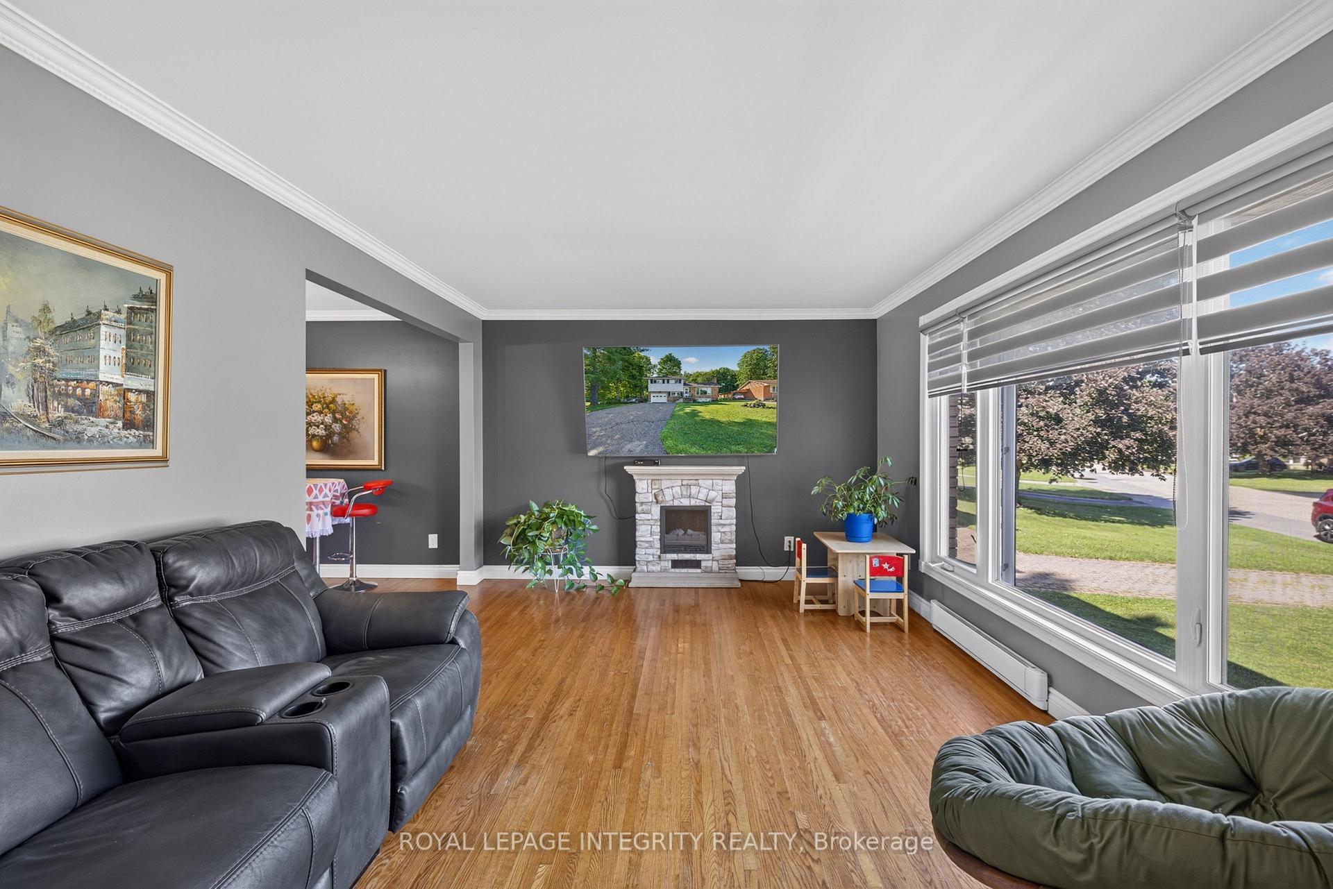 Photo 5 of 241 Wade Avenue, Renfrew, Renfrew — HOMEH