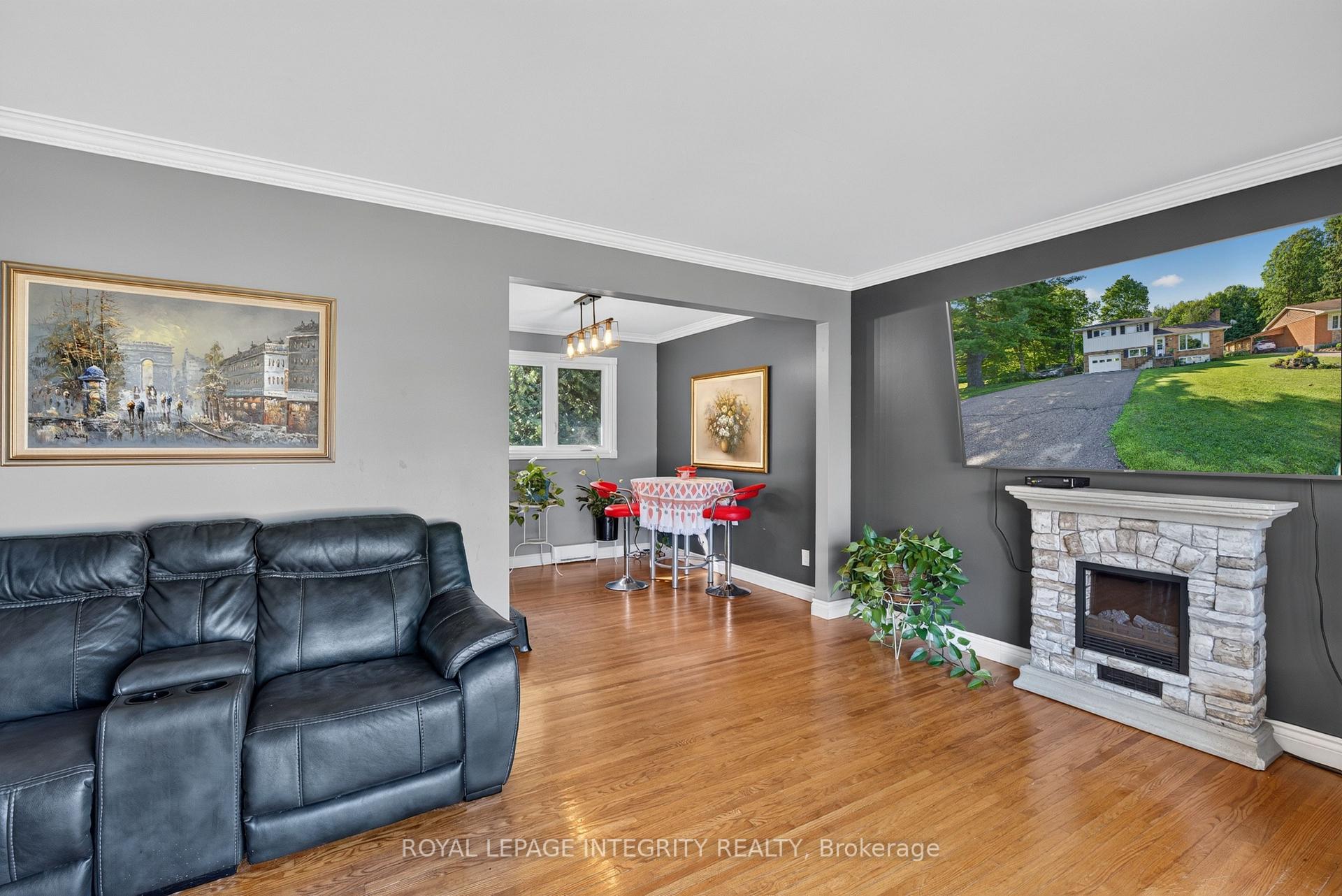 Photo 7 of 241 Wade Avenue, Renfrew, Renfrew — HOMEH