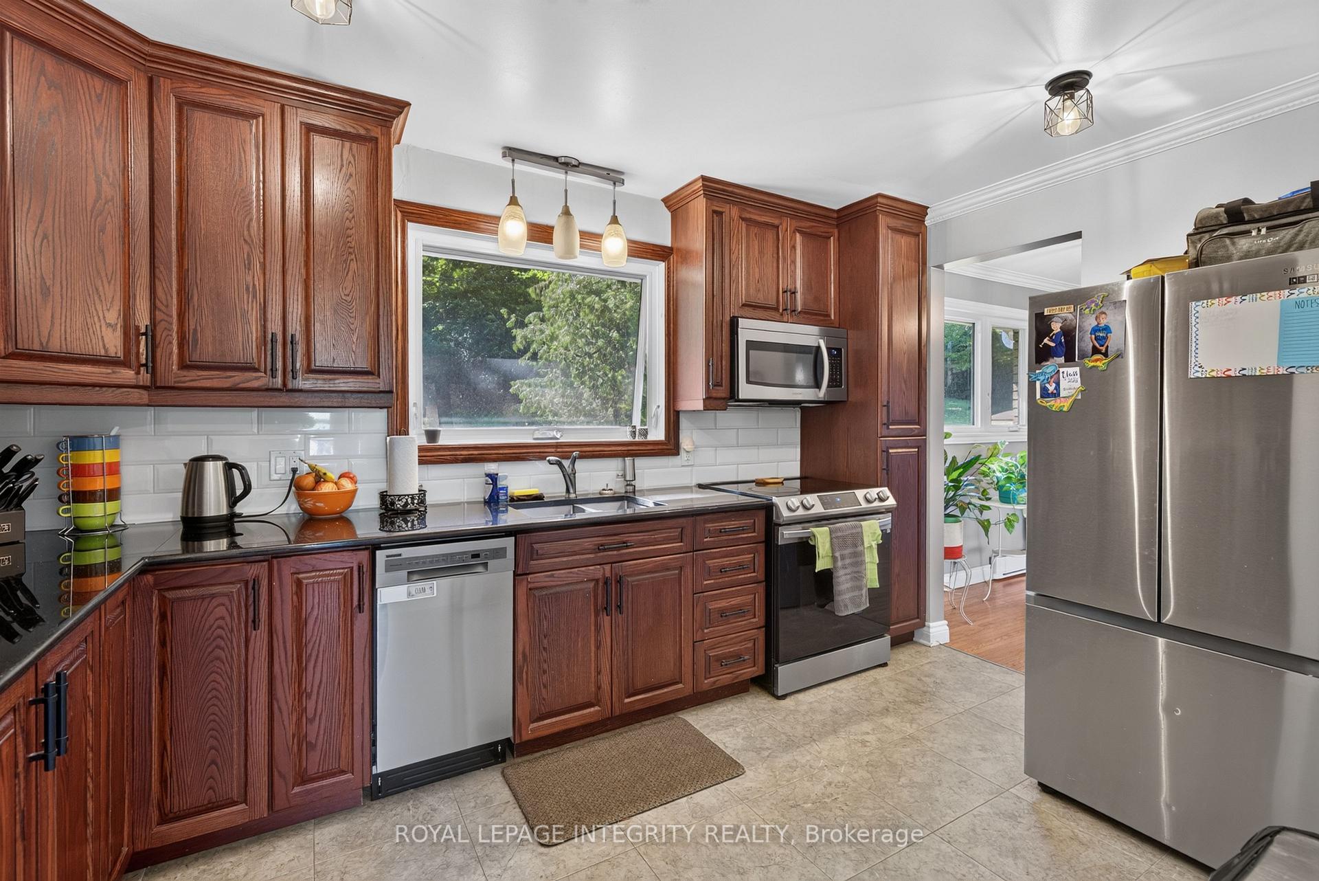 Photo 9 of 241 Wade Avenue, Renfrew, Renfrew — HOMEH