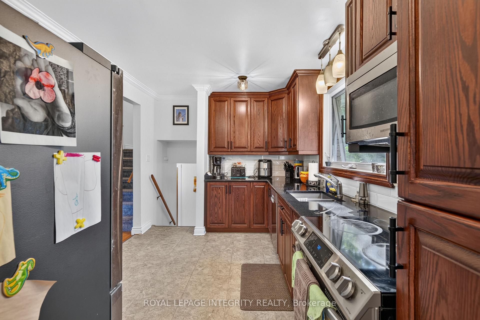 Photo 12 of 241 Wade Avenue, Renfrew, Renfrew — HOMEH
