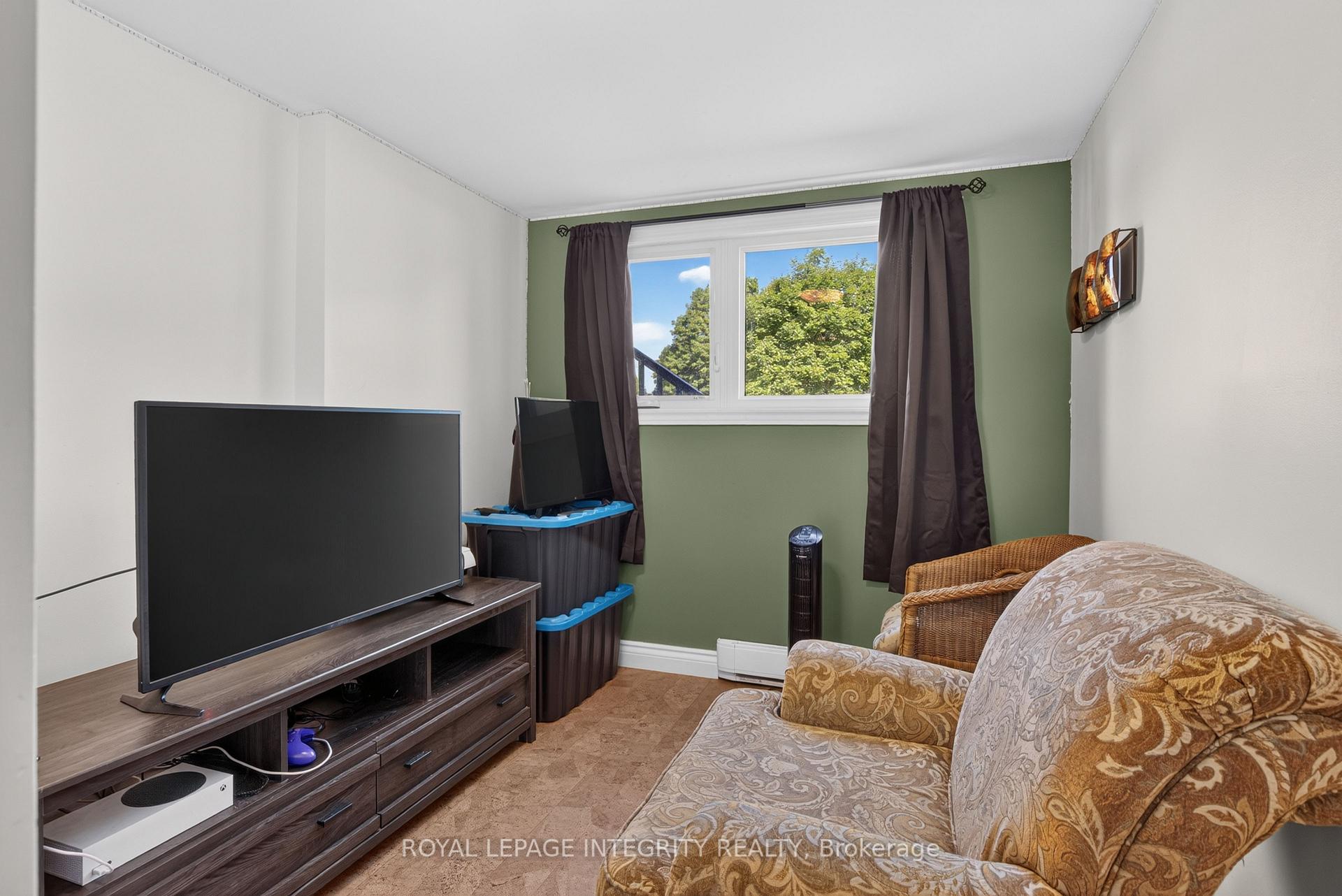 Photo 18 of 241 Wade Avenue, Renfrew, Renfrew — HOMEH